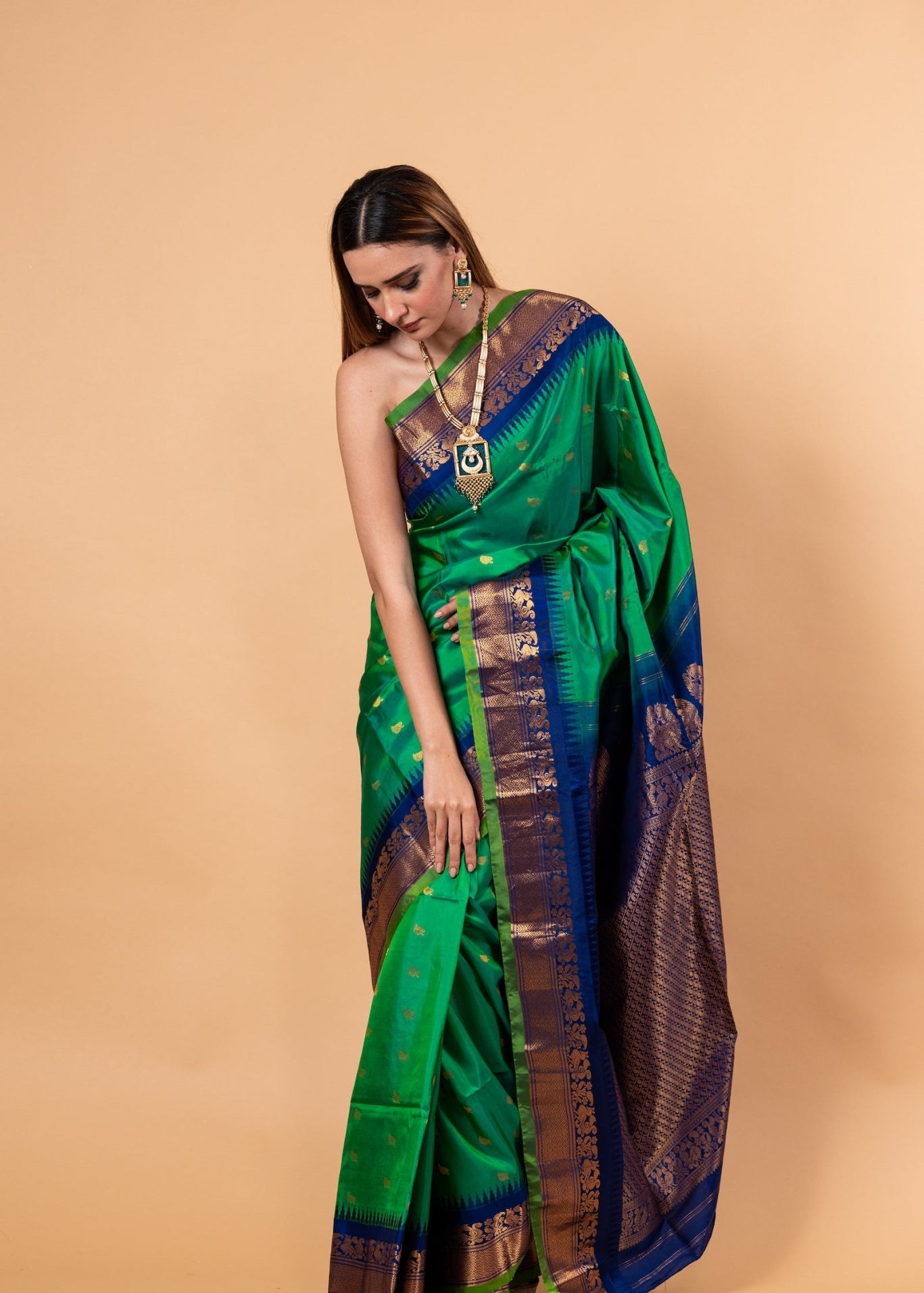 Emarald Green Gadwal Silk Saree with Gold Zari Border - Image 2