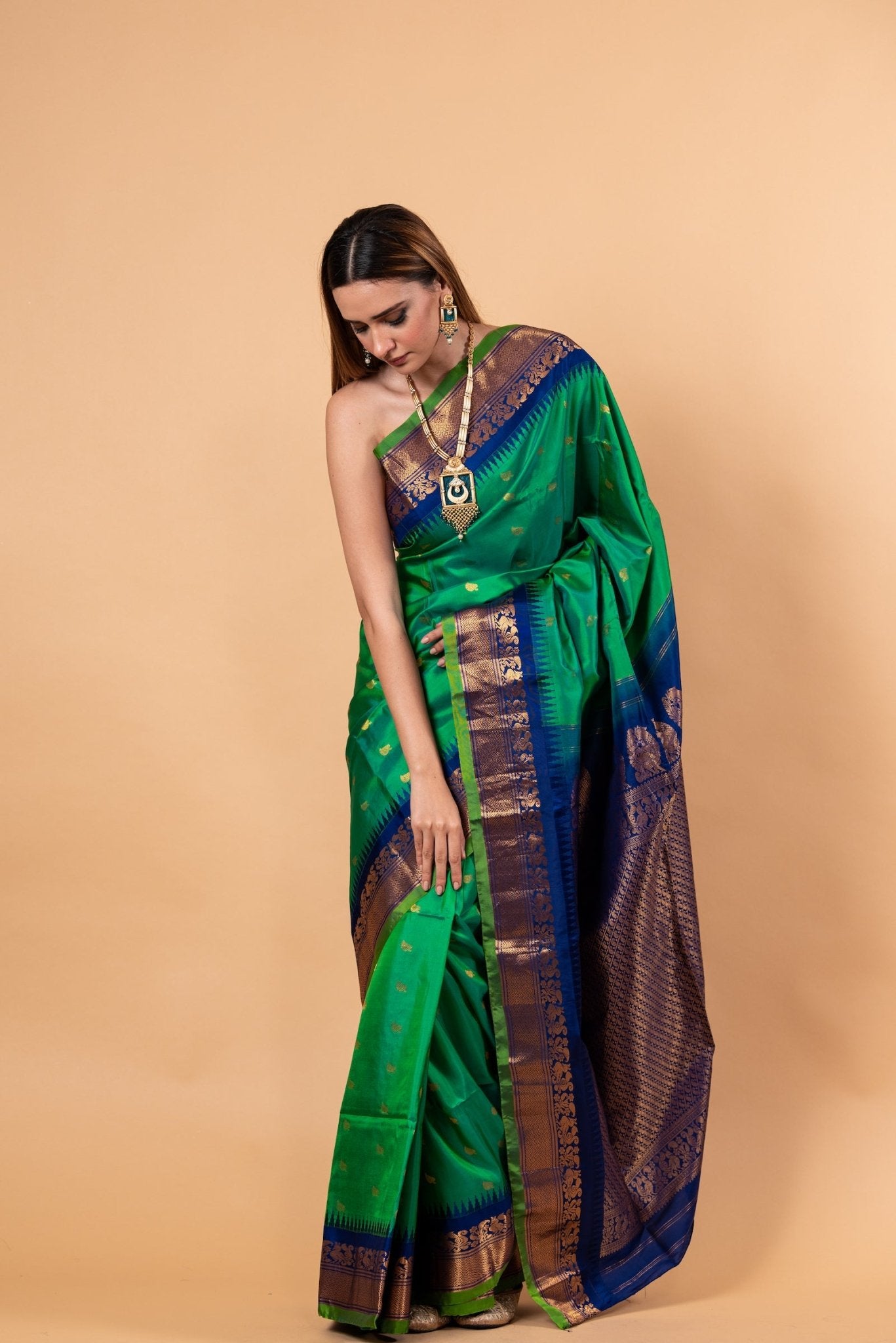 Emarald Green Gadwal Silk Saree with Gold Zari Border - Image 2