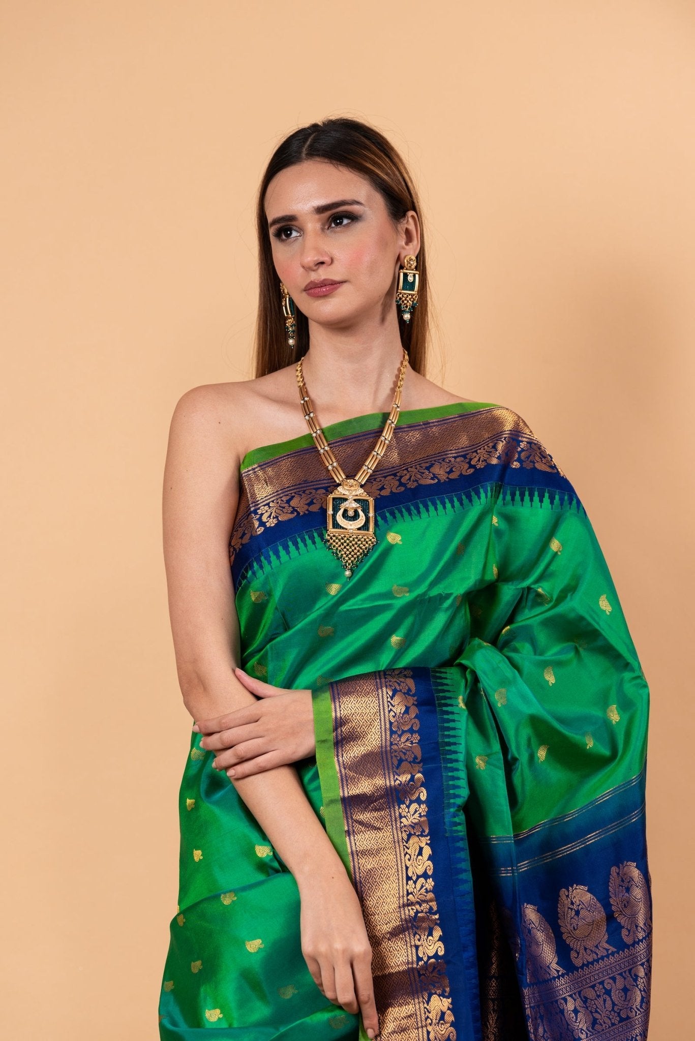 Emarald Green Gadwal Silk Saree with Gold Zari Border - Image 3