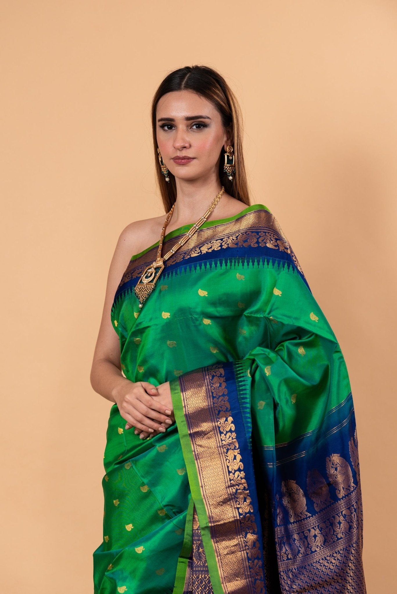 Emarald Green Gadwal Silk Saree with Gold Zari Border - Image 4