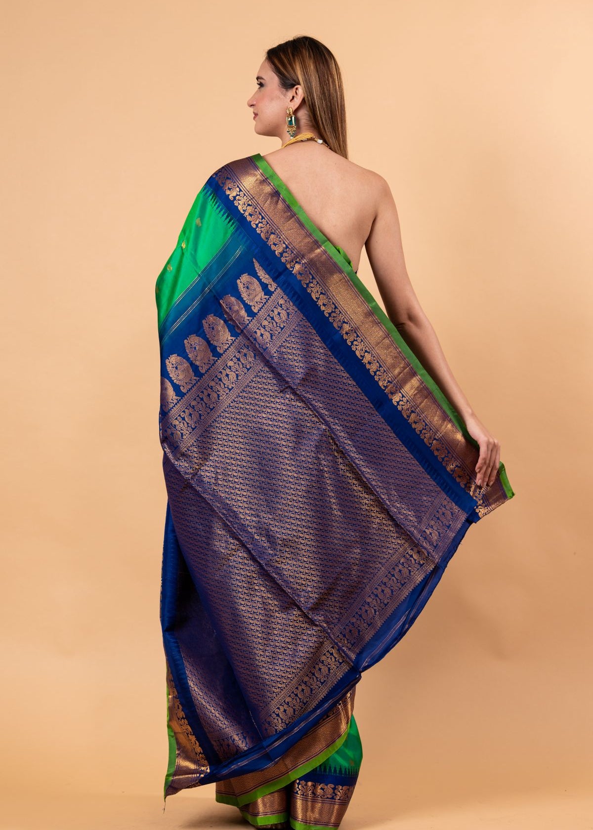 Emerald Green Gadwal Pure Silk Saree - Anvi Couture
