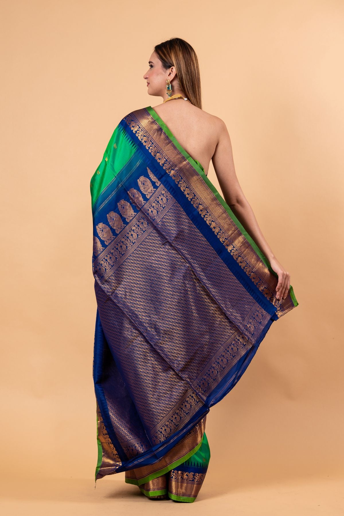 Emerald Green Gadwal Pure Silk Saree - Anvi Couture