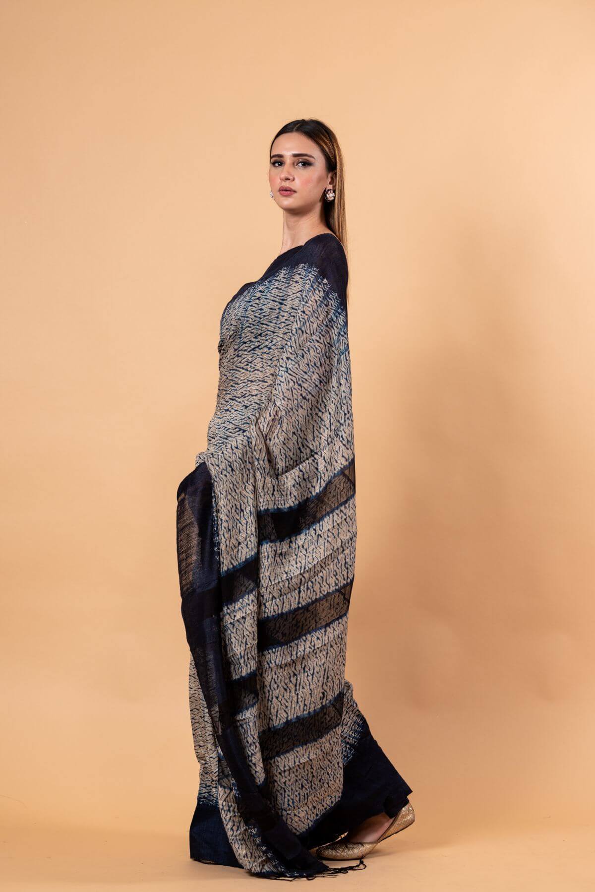 Blue and White Shibhori Handloom Saree in Pure Matka Silk - Image 3