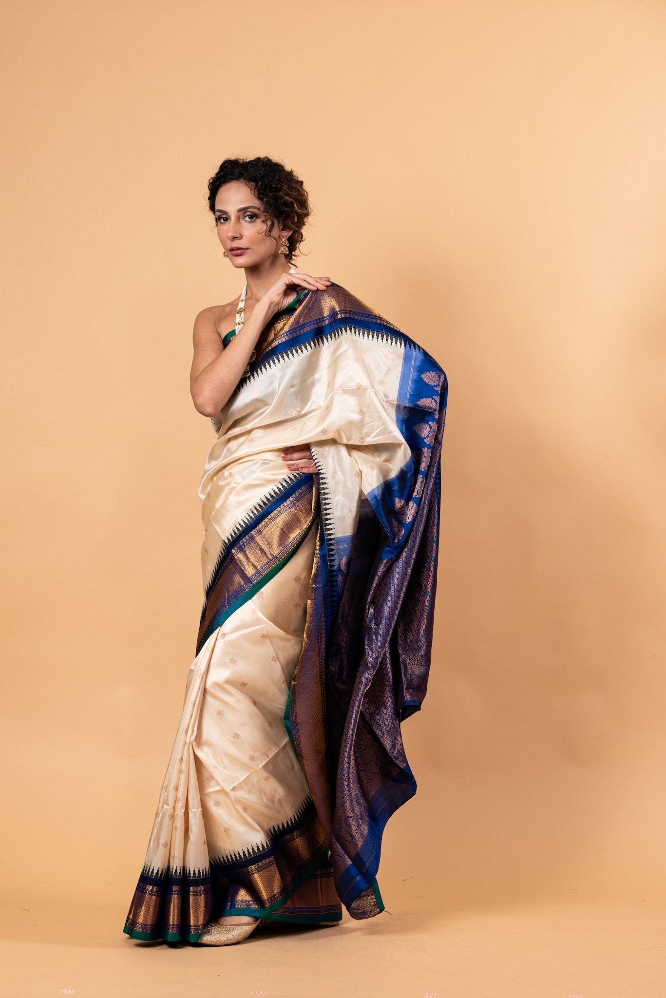 Pearl White Gadwal Silk Saree with Floral Motifs - Anvi Couture