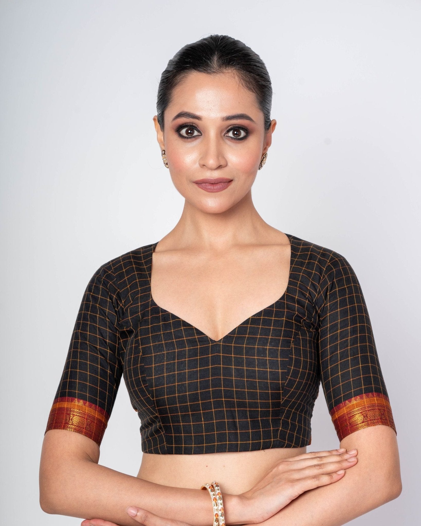 Black Blouse with Sweetheart Neck in Mangalgiri Cotton Silk & Zari Border - Anvi Couture