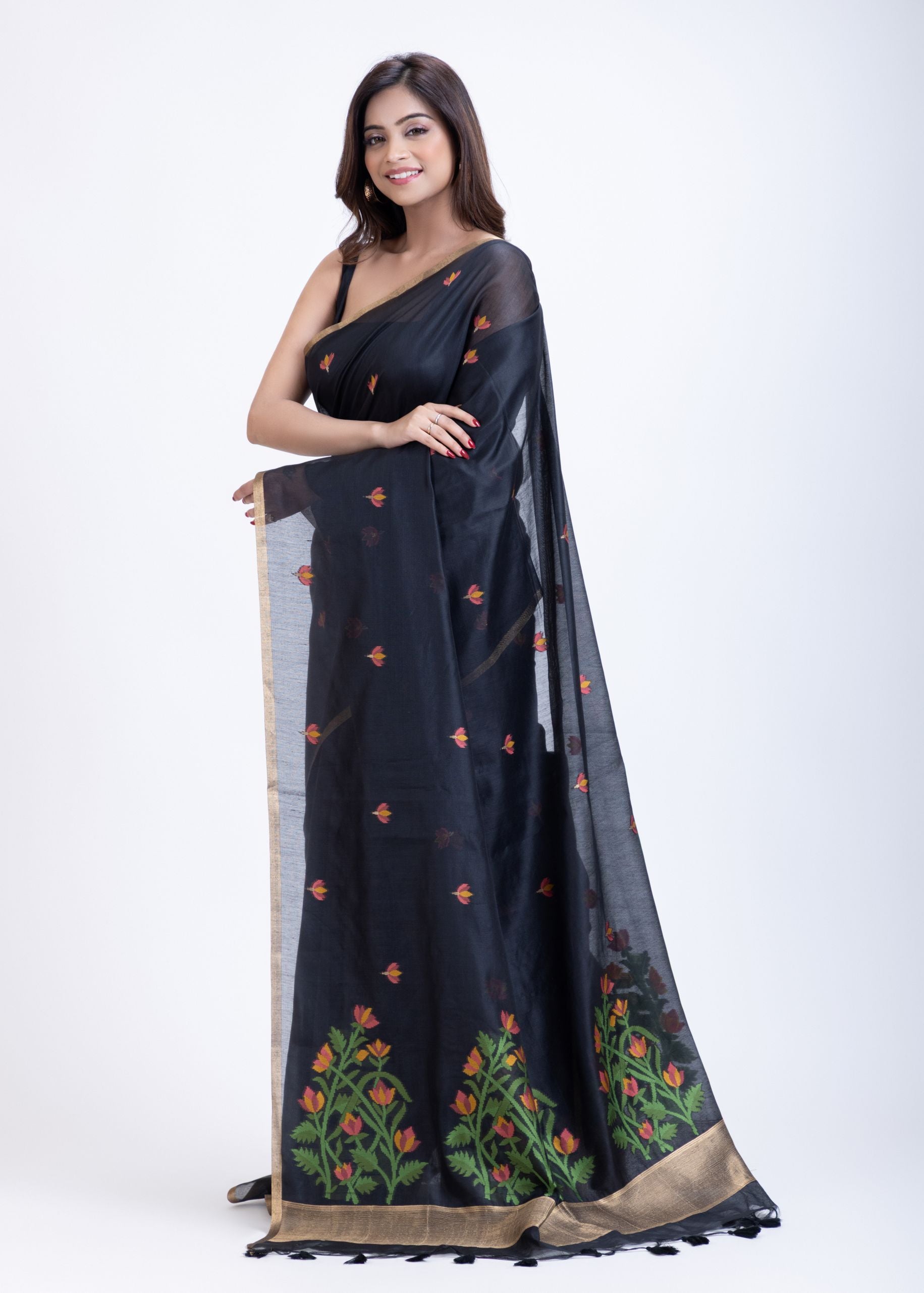 Black Jamdani Saree With Floral Weaving Pallu Back
