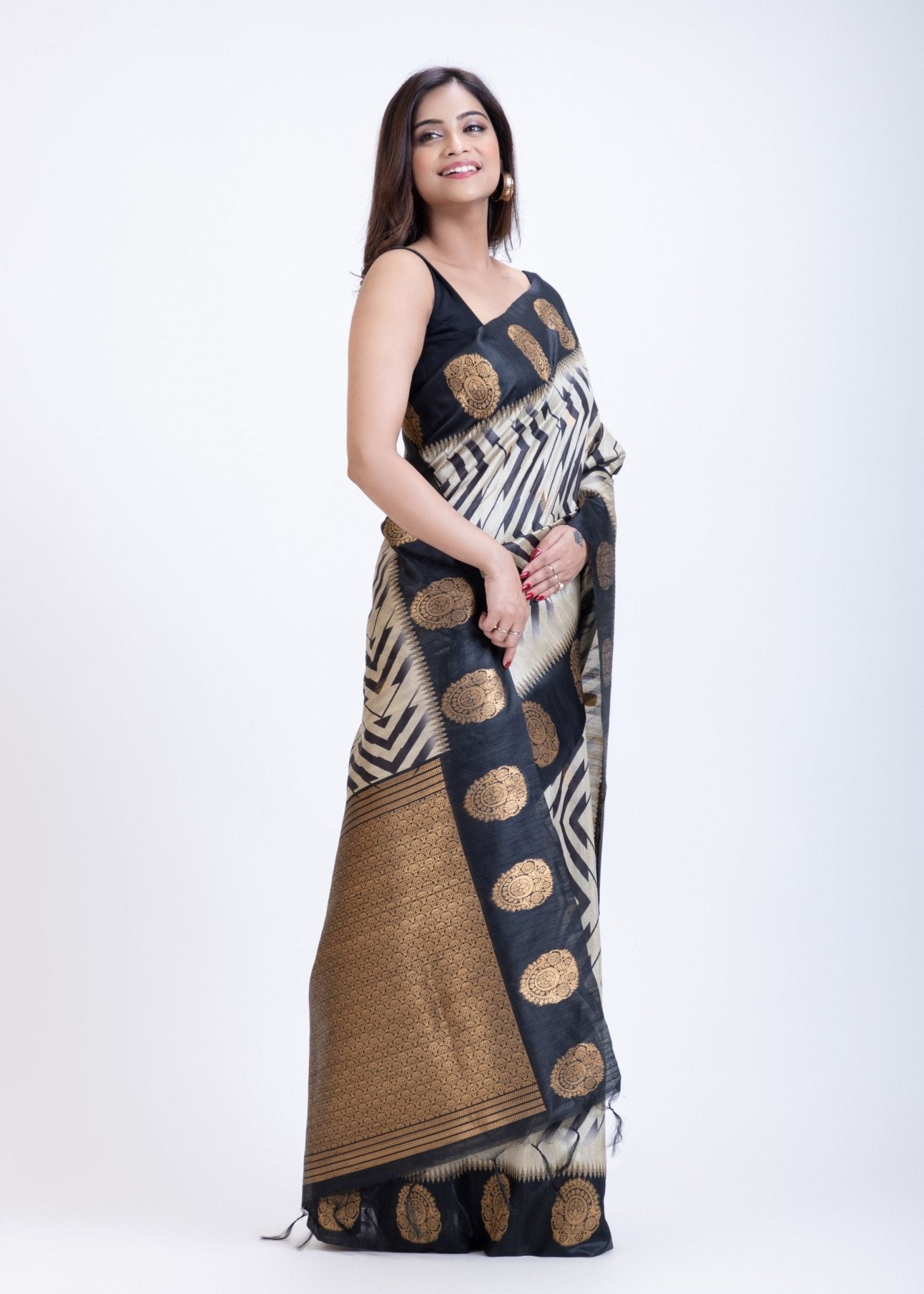 Black & White Geometric Print Silk Saree for Women - Anvi Couture