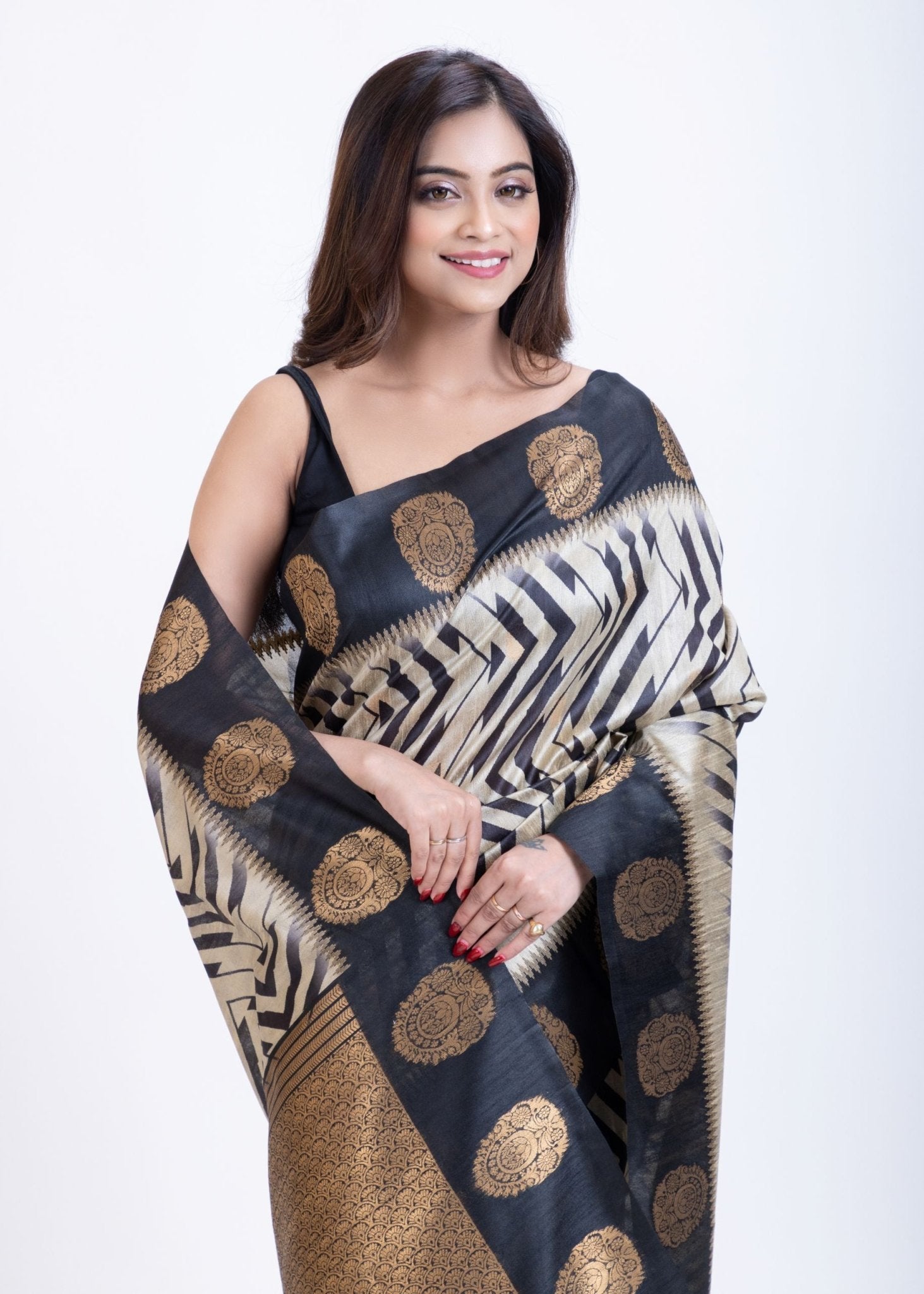 Black & White Geometric Print Silk Saree for Women - Anvi Couture