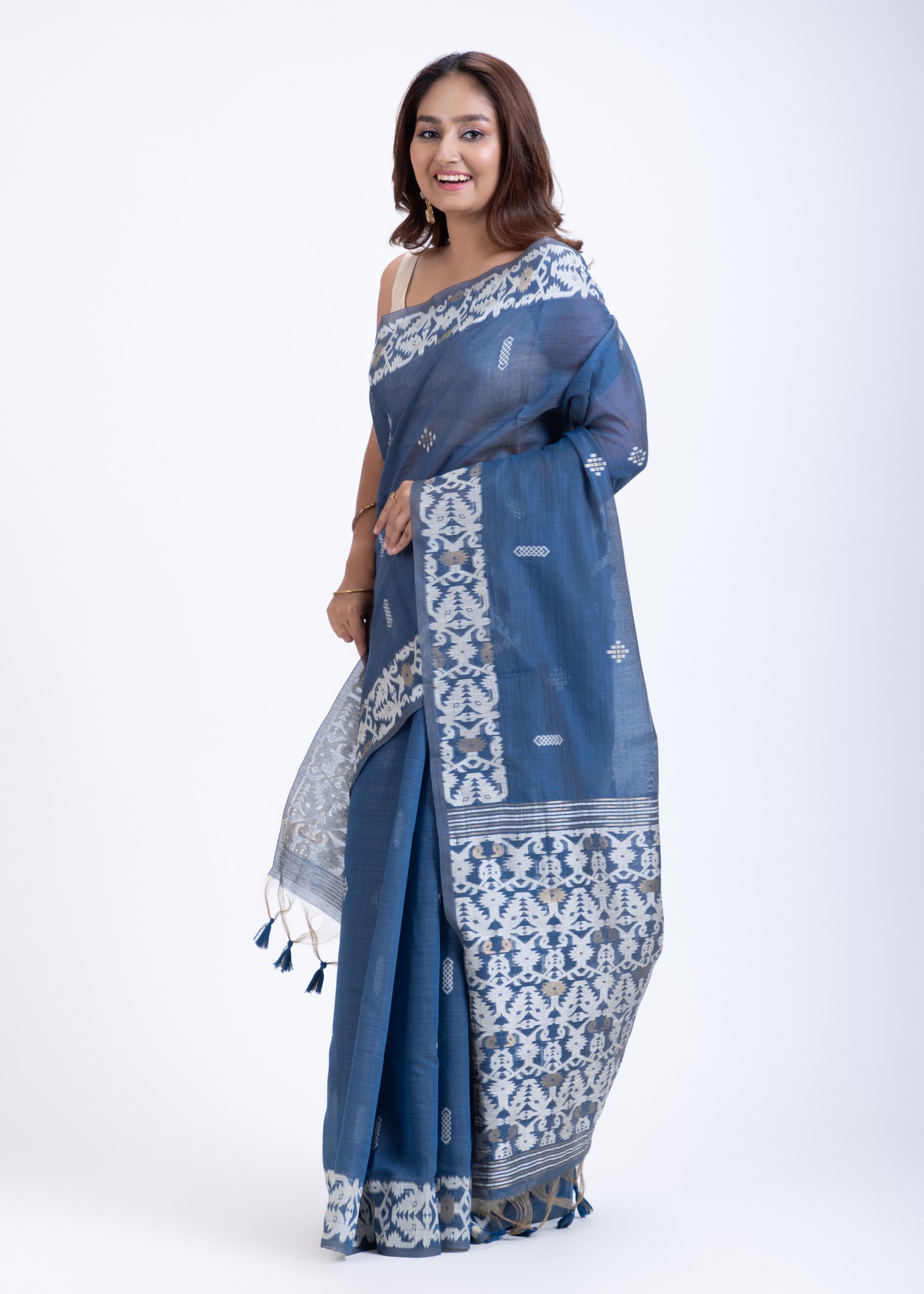 Blue & White Jamdani Handloom Saree Front