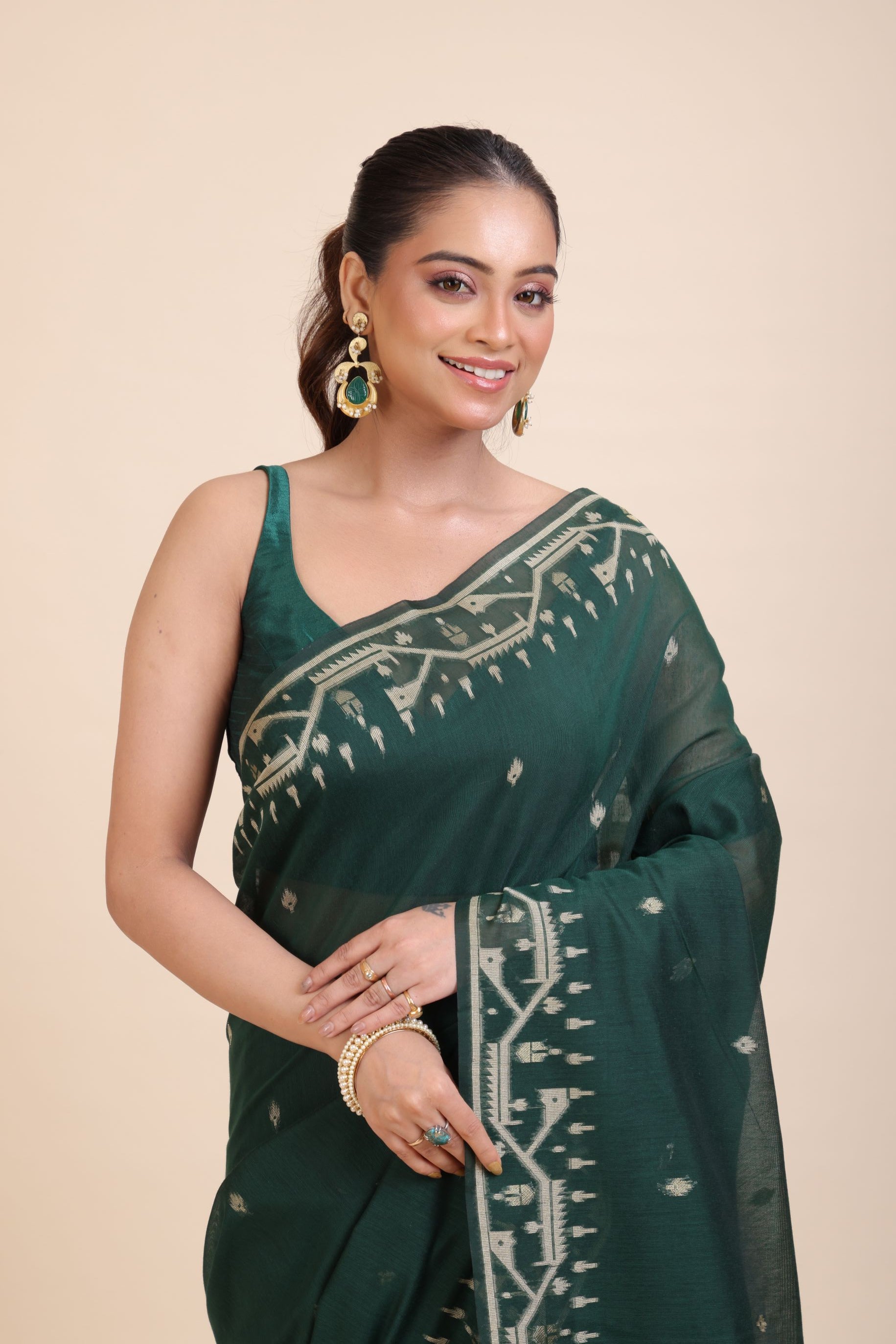 Bottle Green Cotton Jamdani Saree Close Up
