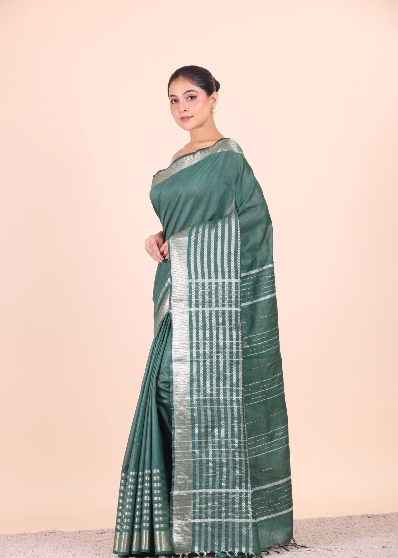 Bottle Green Silk Handloom Saree With Silver Woven Border - Anvi Couture