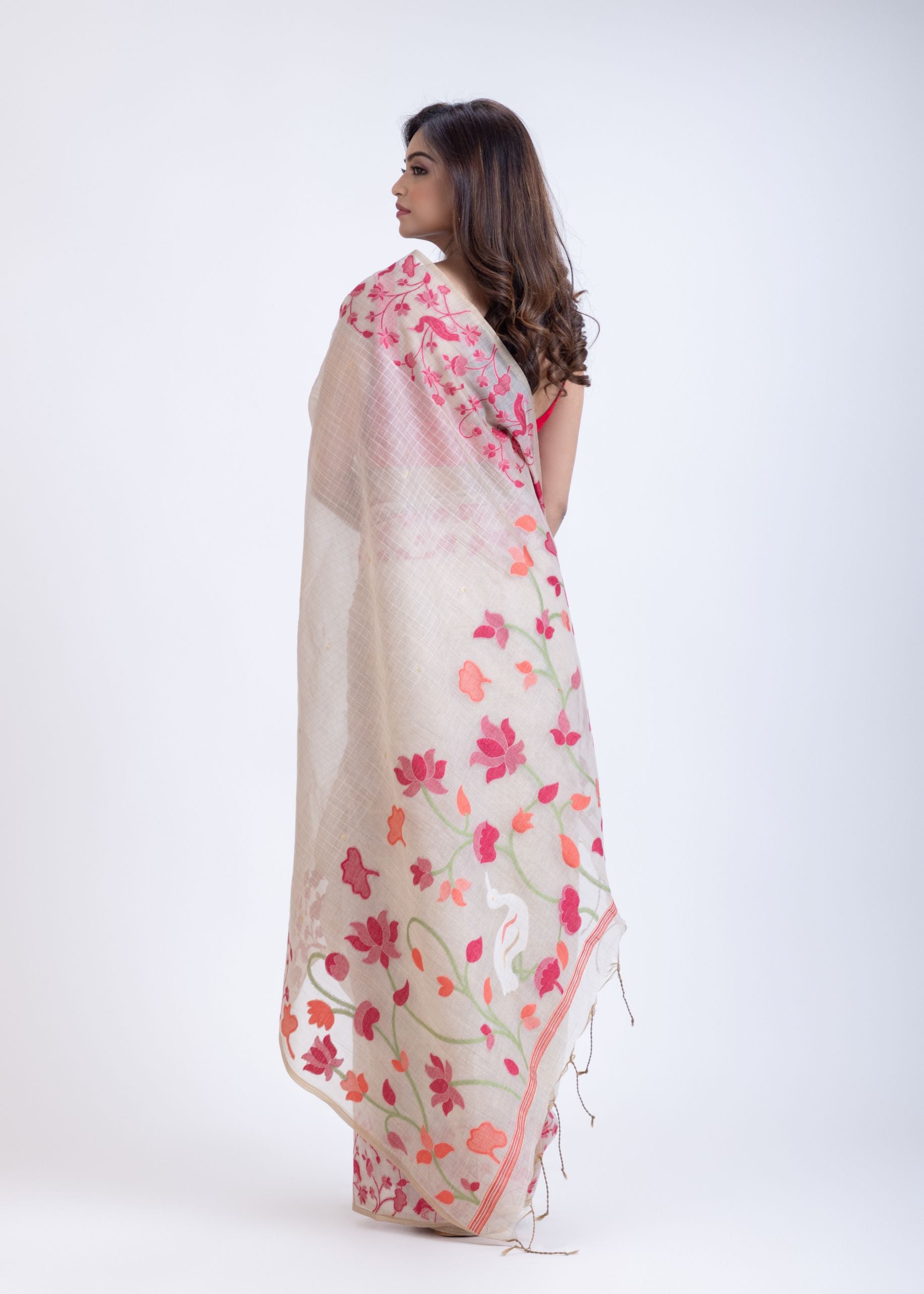 Classic White Jamdani Saree with Intricate Floral Weave Back
