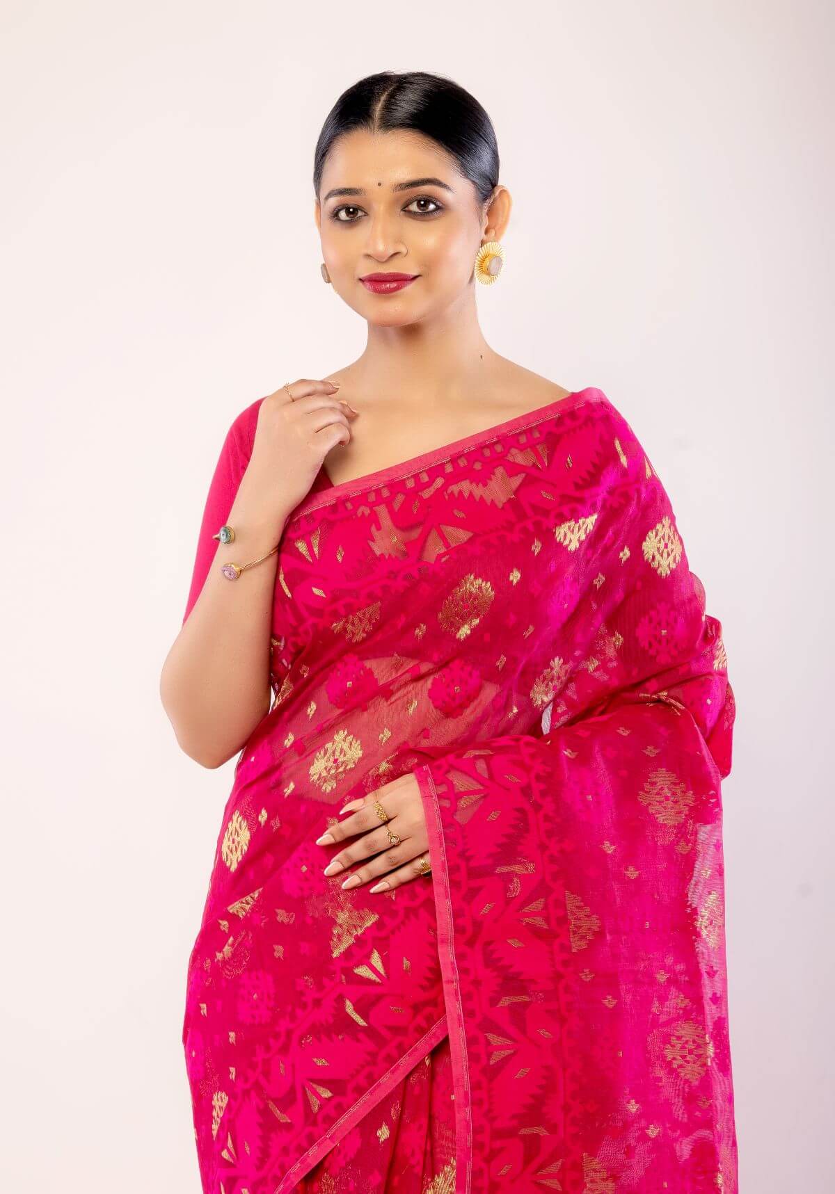 Pink and Gold Silk Jamdani Saree with Floral Motifs - Image 3