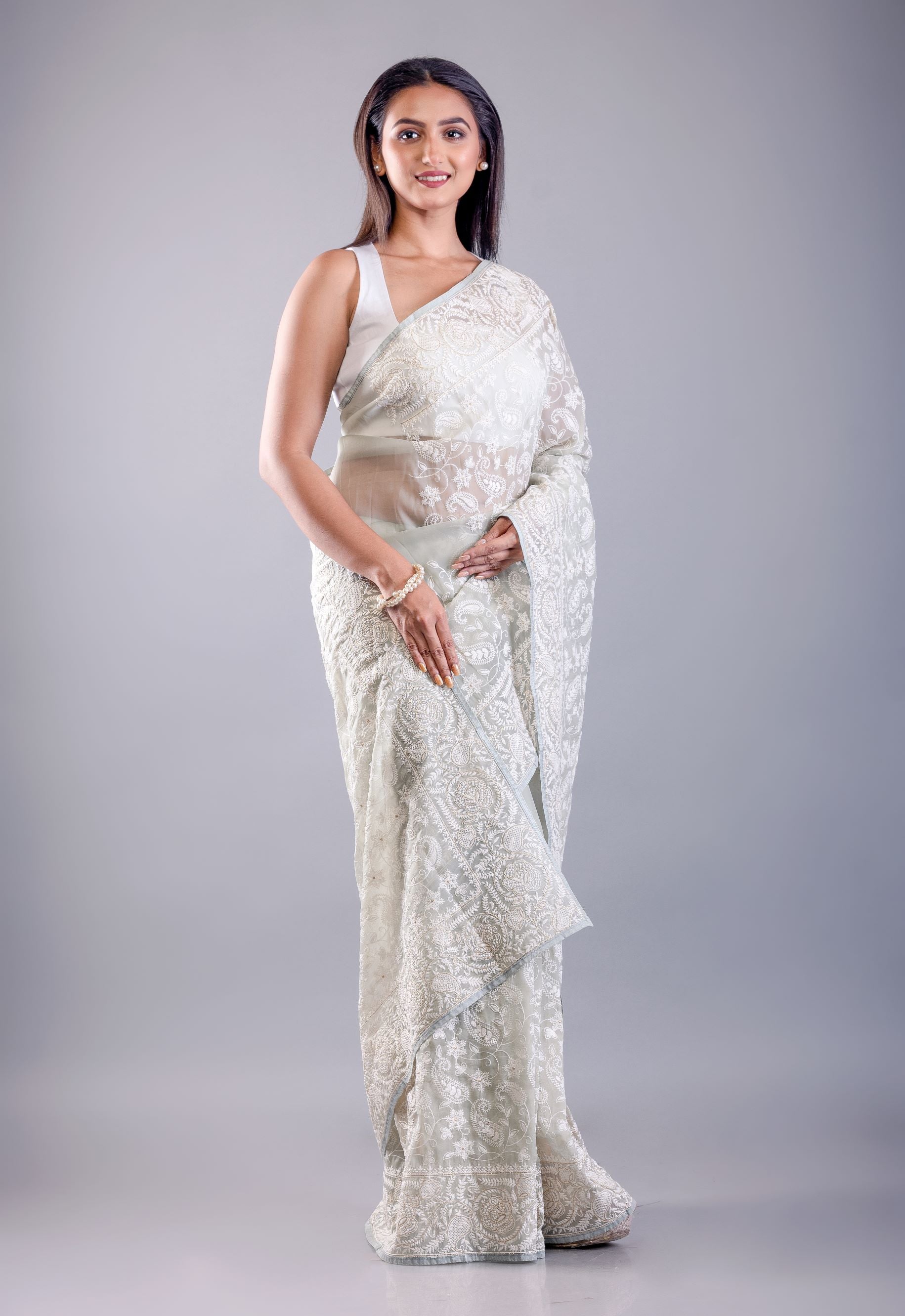 Light Green Organza Saree With All Over Thread Embroidered Work - image 2