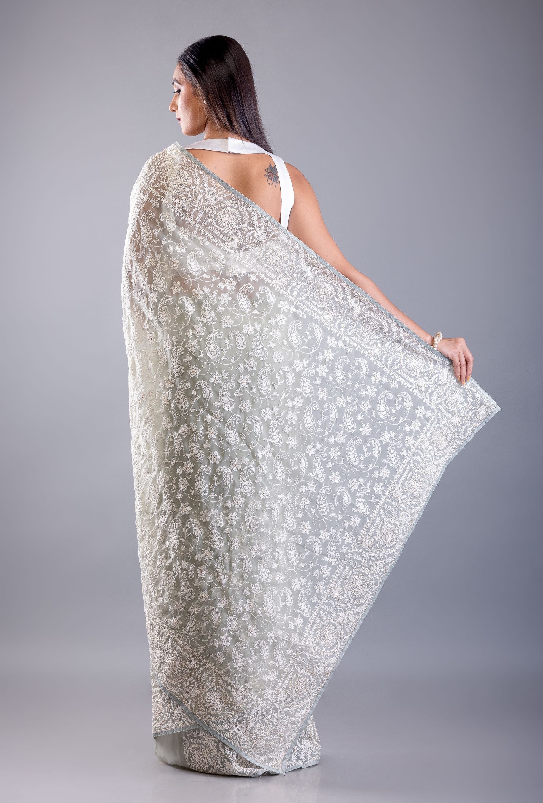 Light Green Organza Saree With All Over Thread Embroidered Work - image 4