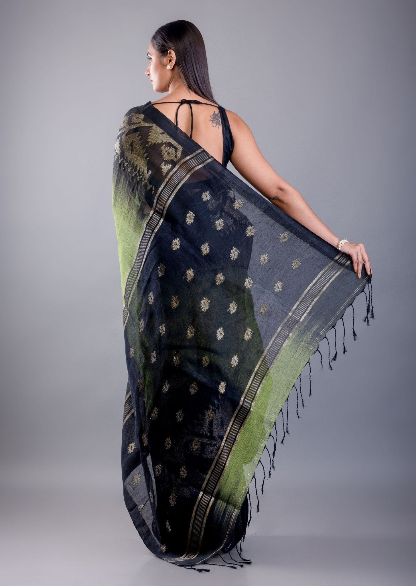 Light Green and Black Ombre Tant Jamdani with Floral Motifs - Anvi Couture