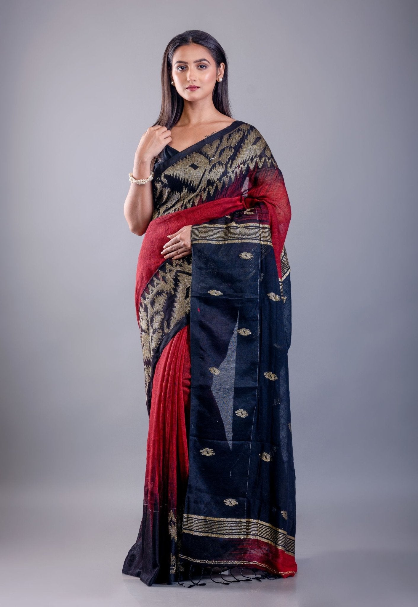 Red and Black Ombre Tant Jamdani with Floral Motifs - Image 1
