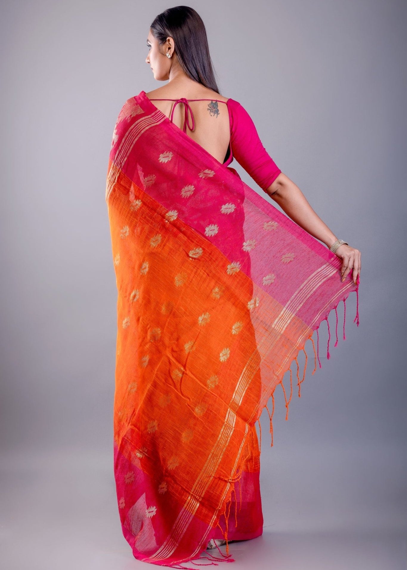Pink and Orange Ombre Tant Jamdani with Floral Motifs - Anvi Couture