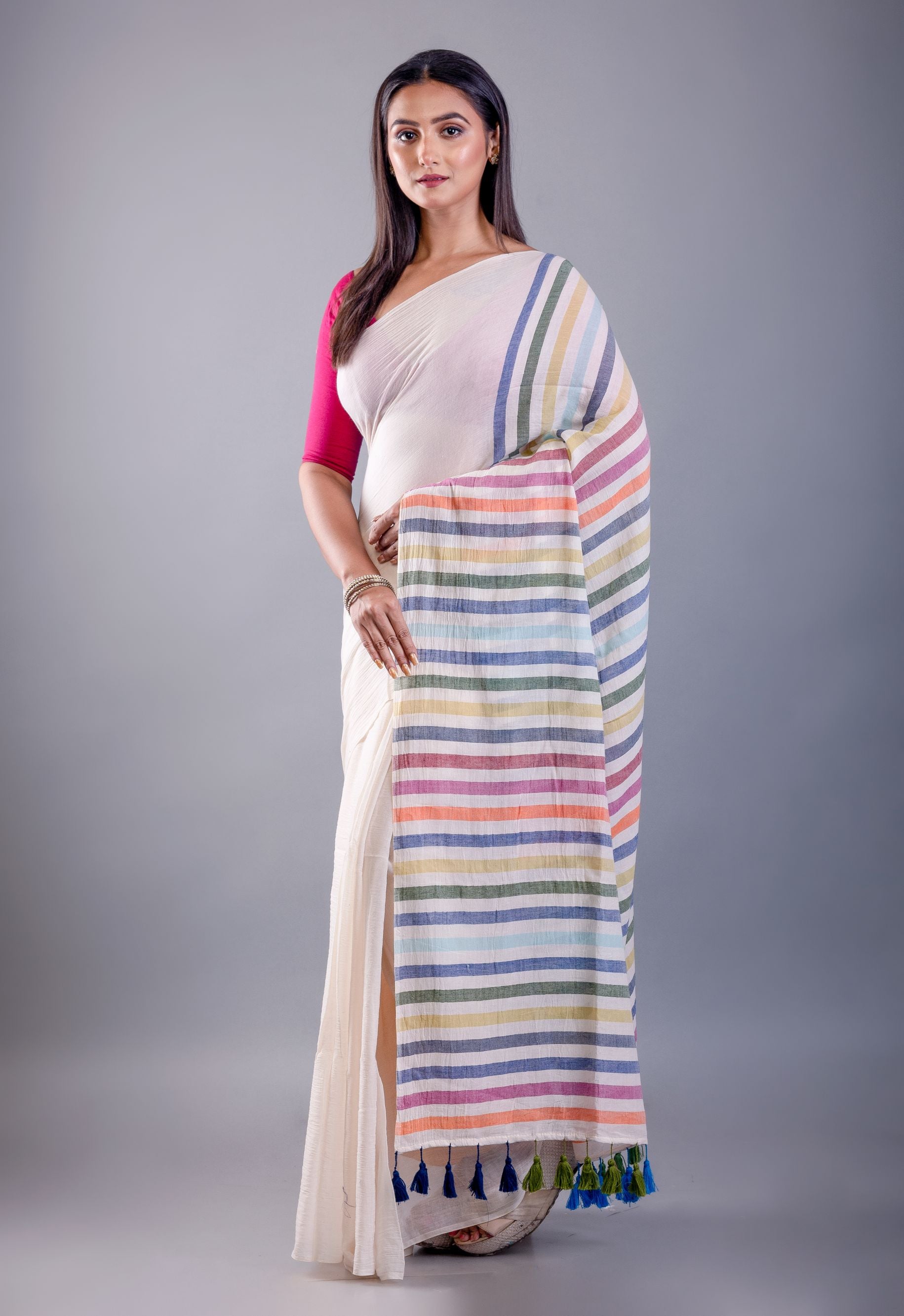 White Mul Cotton Handloom Saree with Multicolor Pallu - Image 2