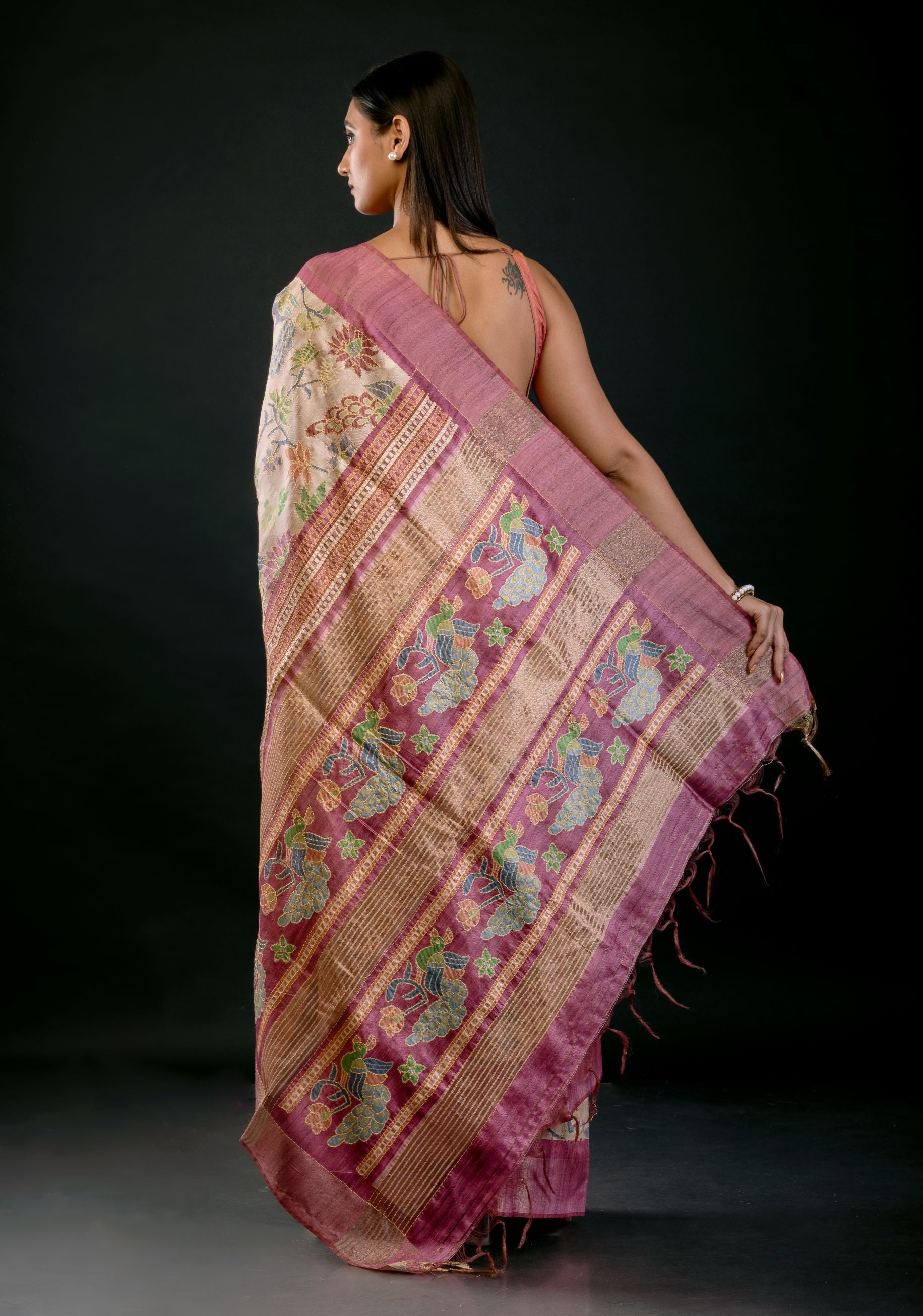 Ivory Floral Printed Silk Saree with Pink Border - image 4