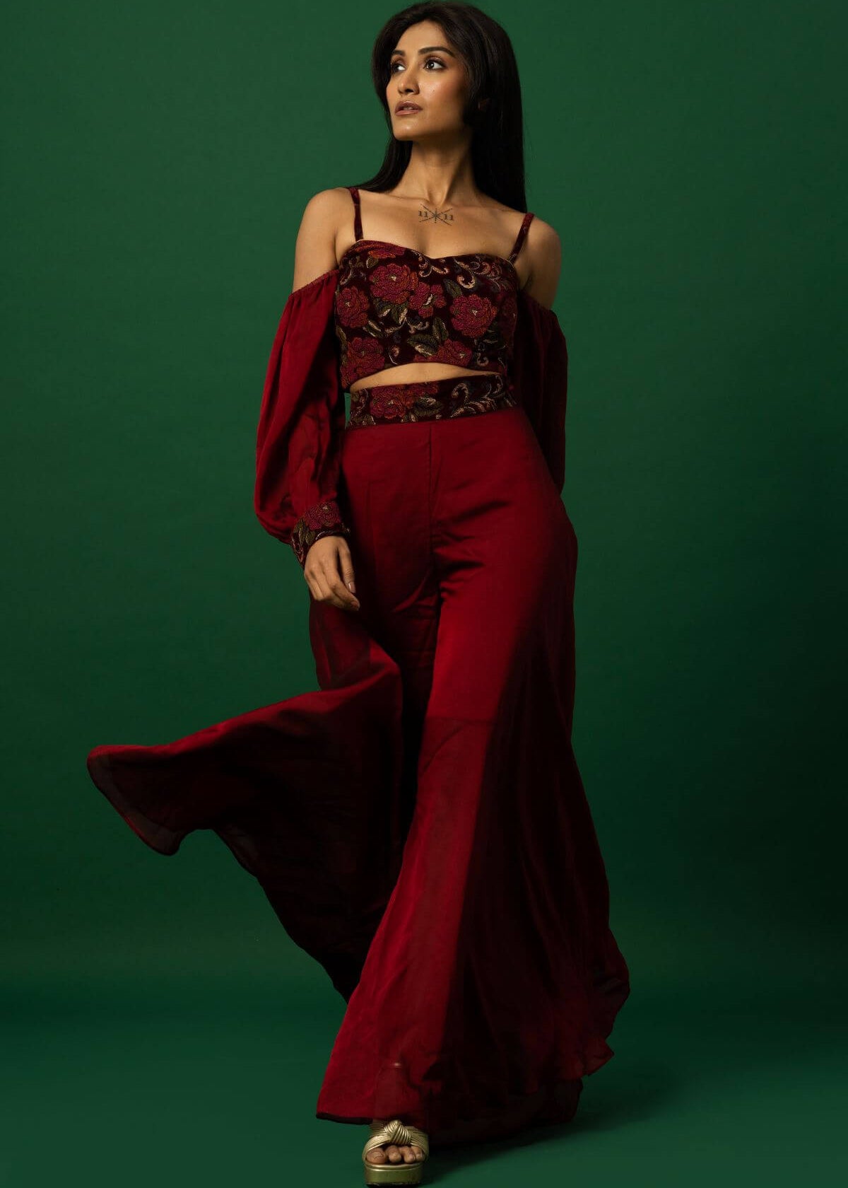 Fashionable Maroon Crop Top and Palazzo Pant Set for Millennials' Wardrobe