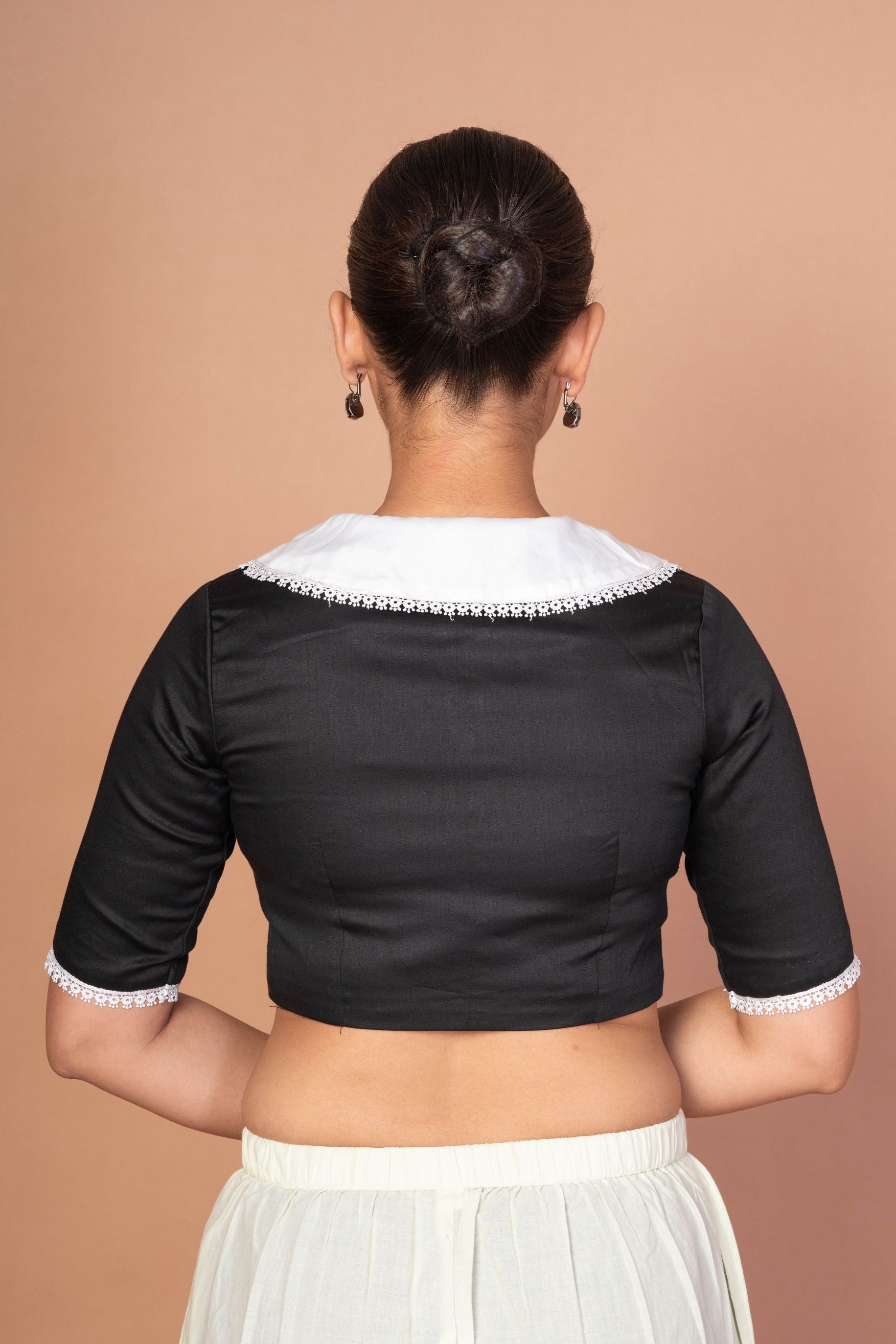 Chic White Hakoba Blouse with Stylish Back Print and Ruffle Sleeves image 4