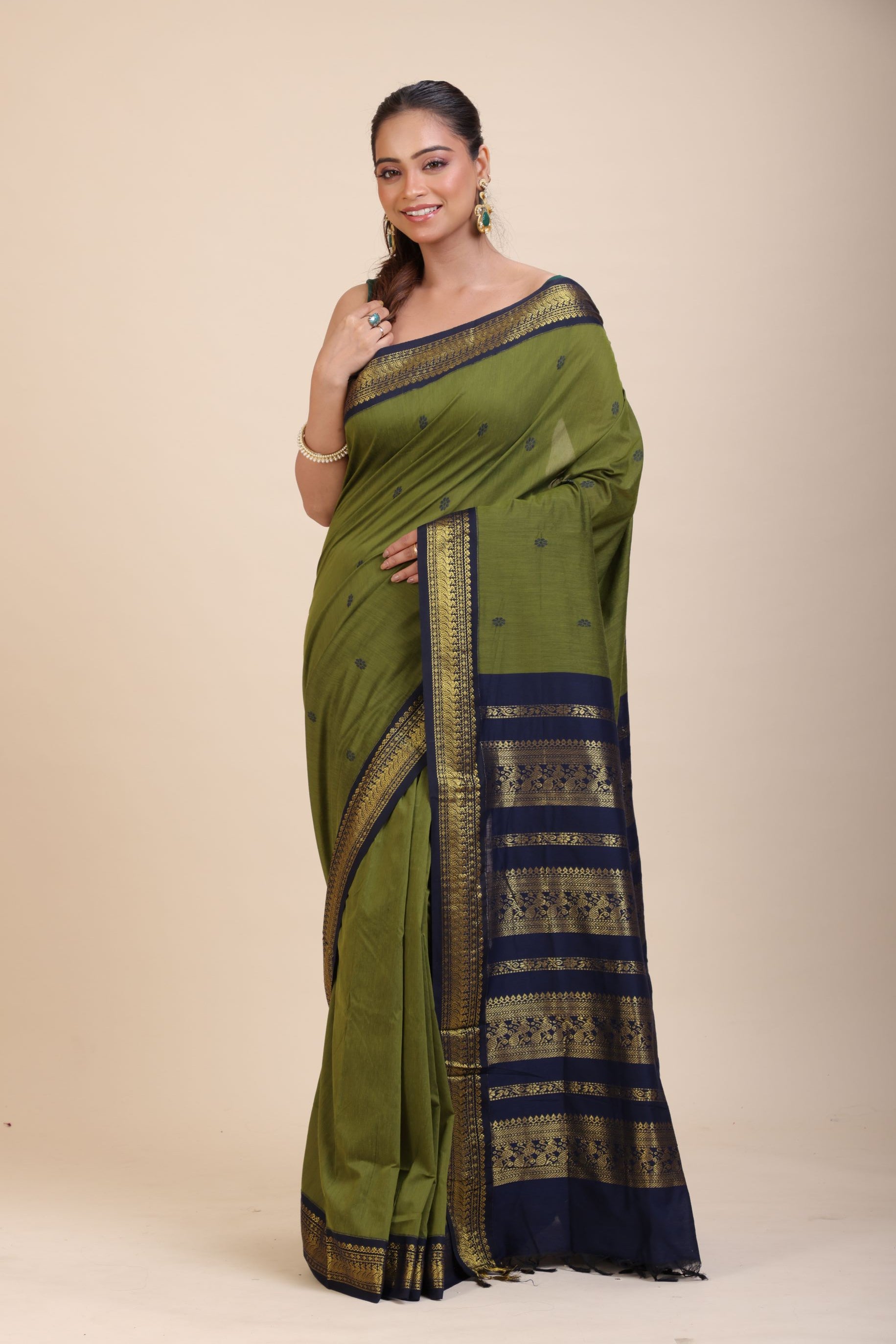 Green Coton Gadwal Saree With Blue and Golden Border Pallu Full
