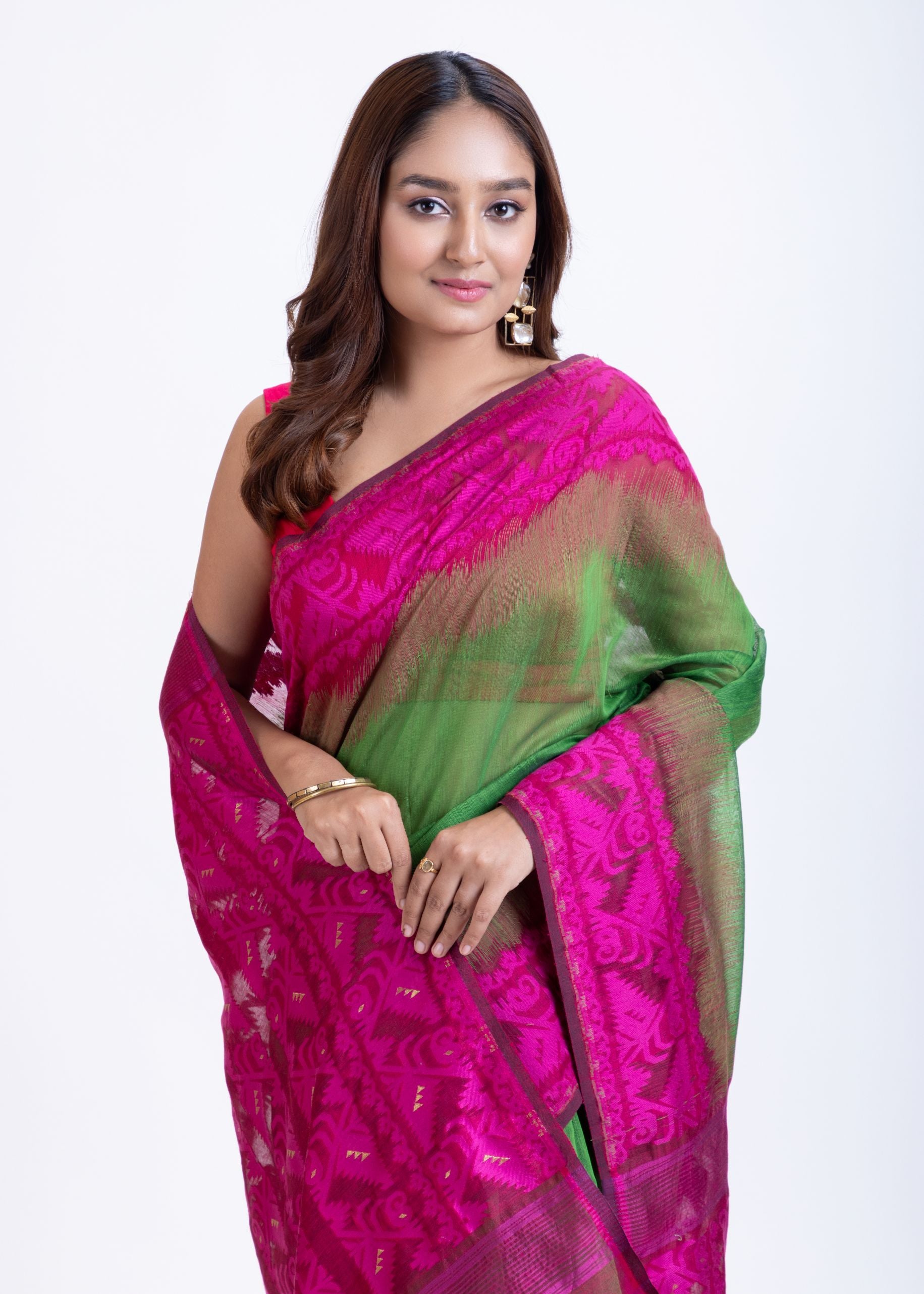 Green Jamdani Saree Handloom Saree with Pink Border Pallu Close Up

