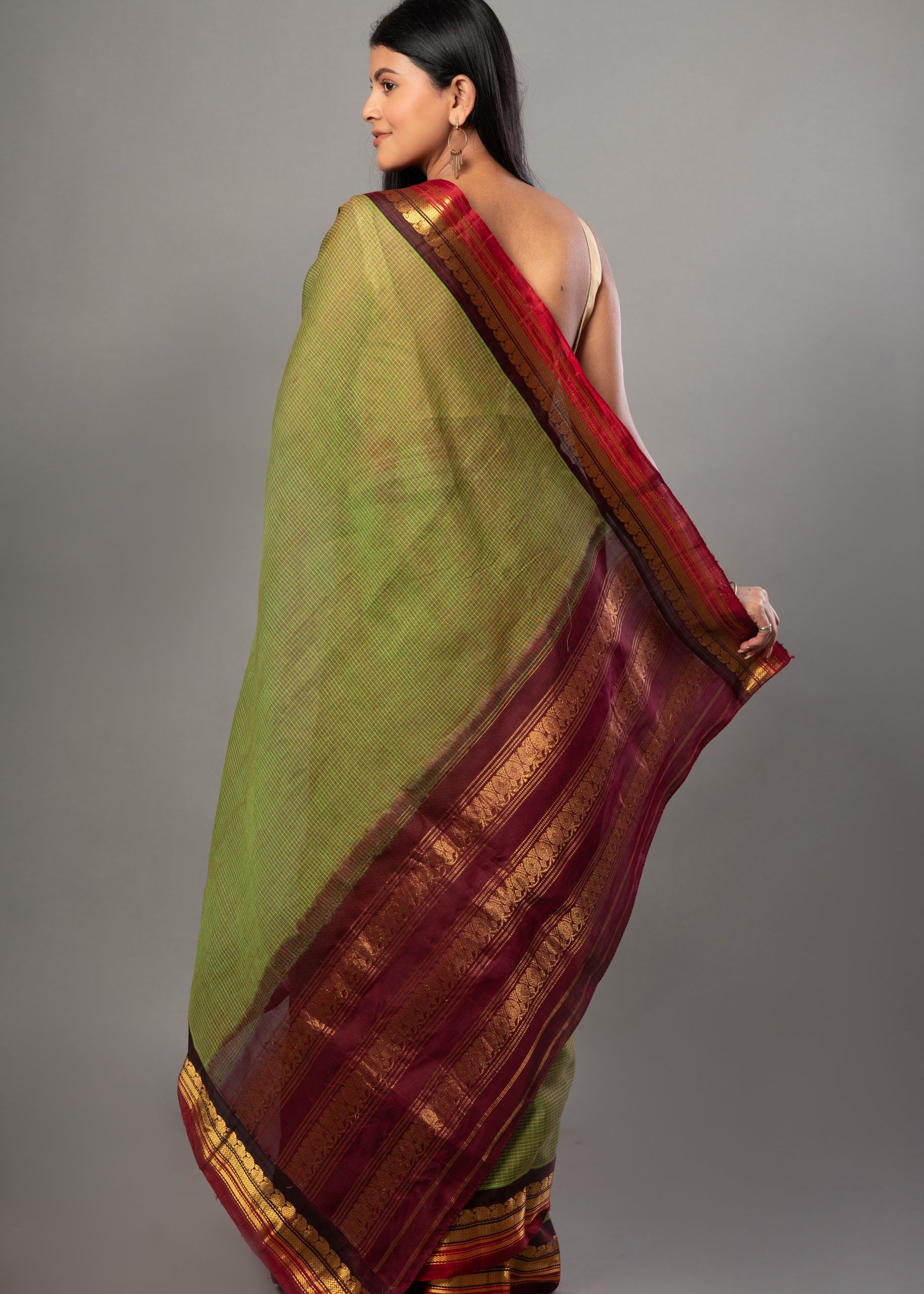 Green and Maroon Pure Cotton Gadwal Saree Back
