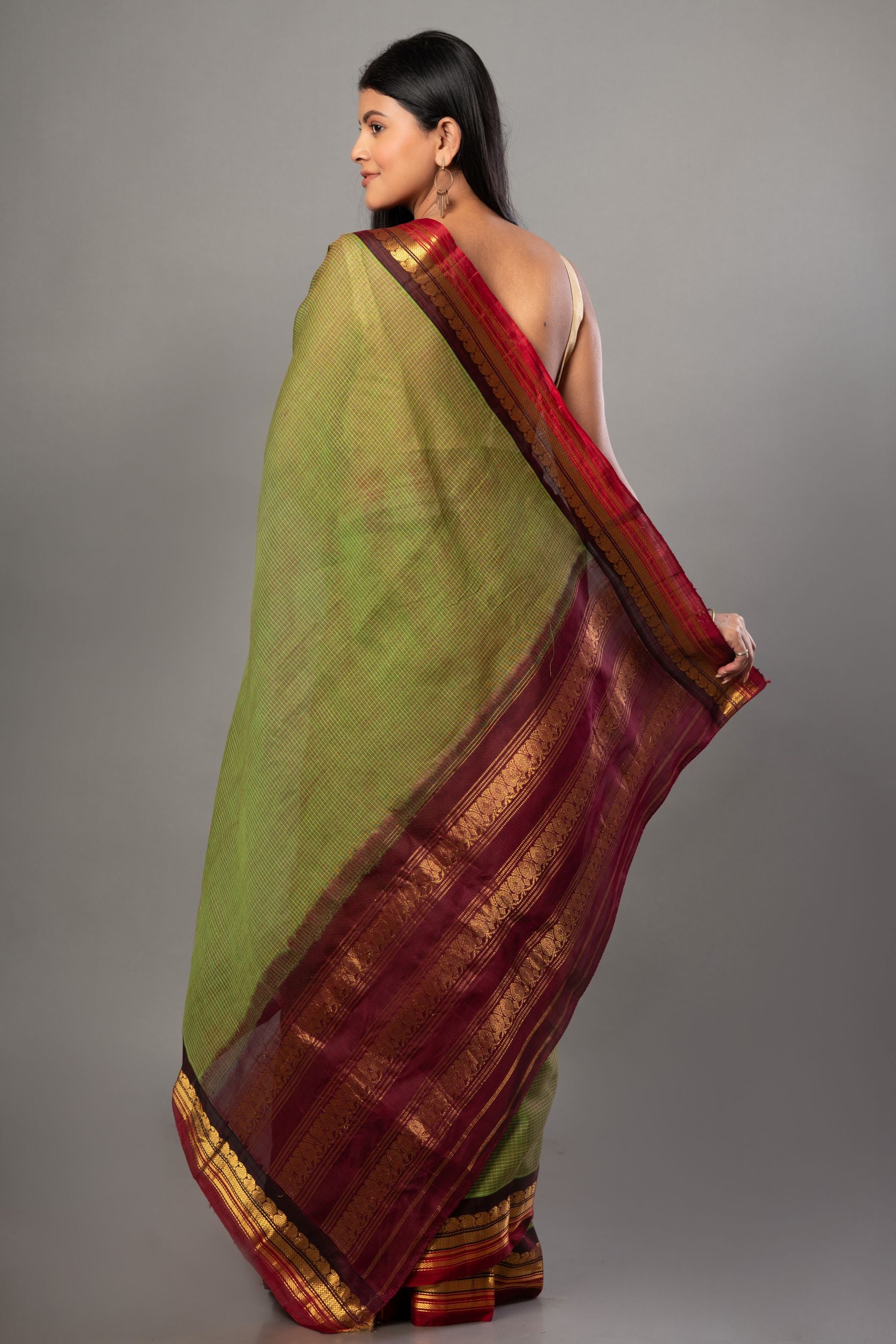 Green and Maroon Pure Cotton Gadwal Saree Back
