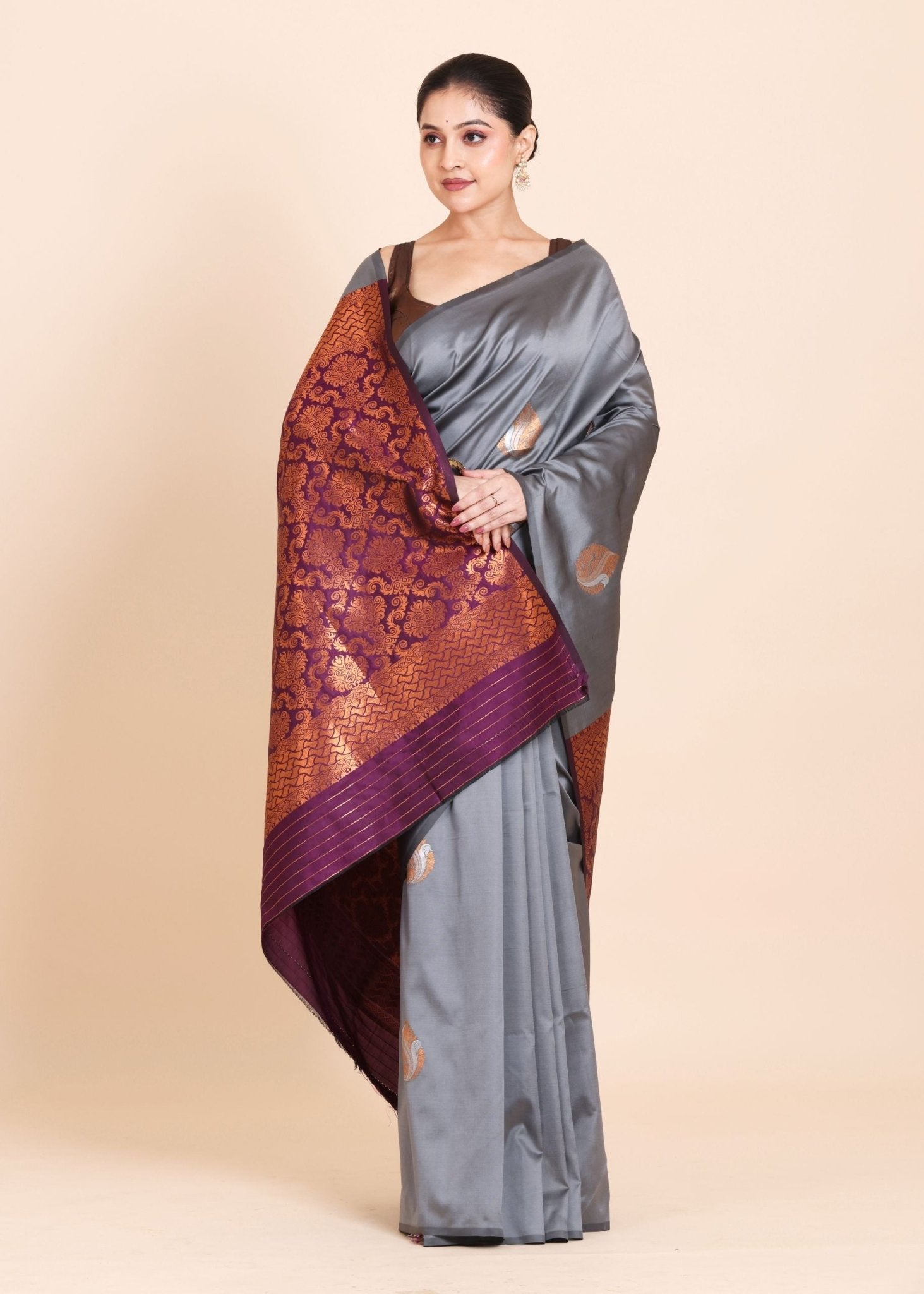 Grey Color Borderless Kanjivaram with Maroon and Copper Pallu - Anvi Couture