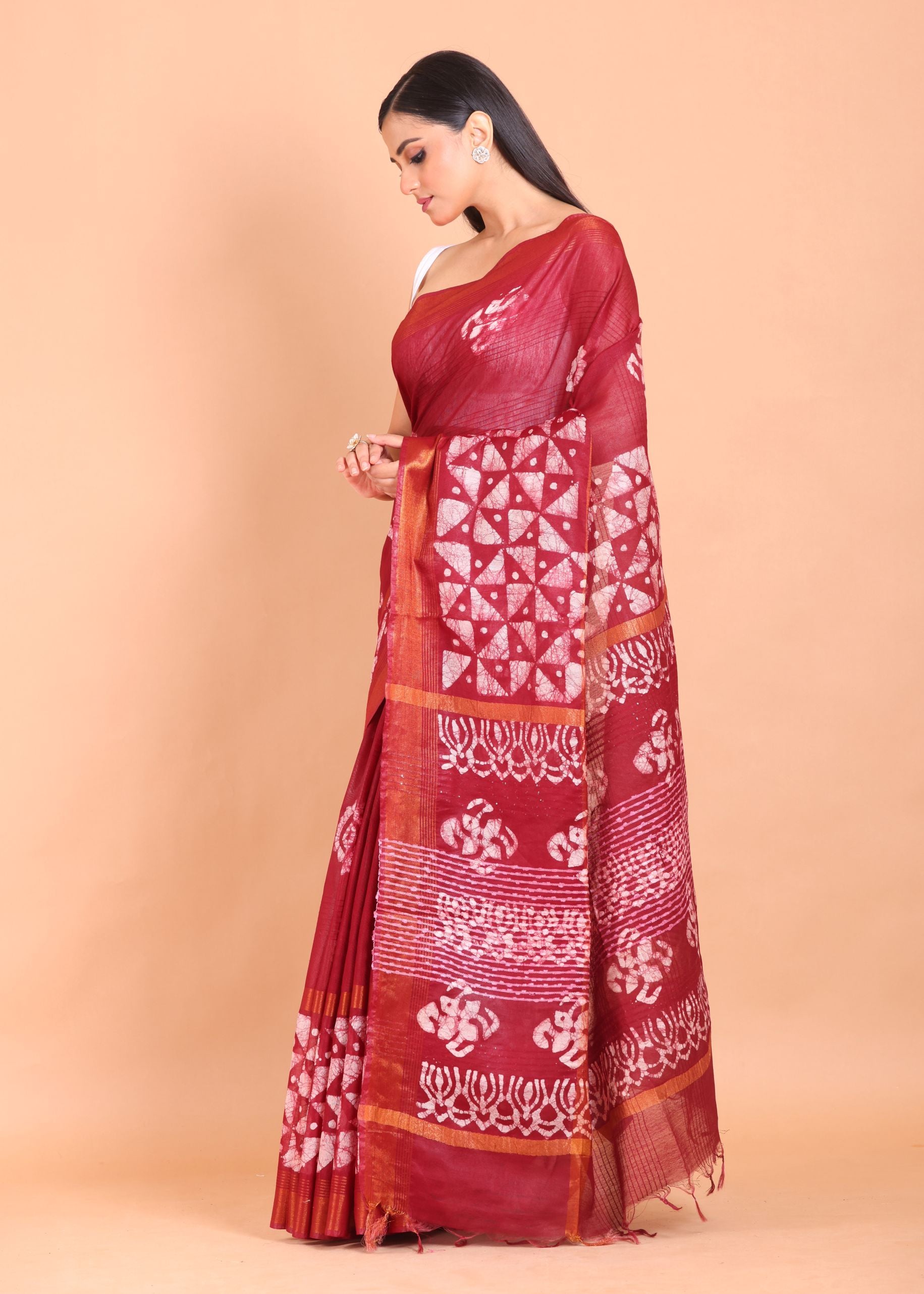 Maroon Handloom Printed Cotton Silk Batik Saree Side View