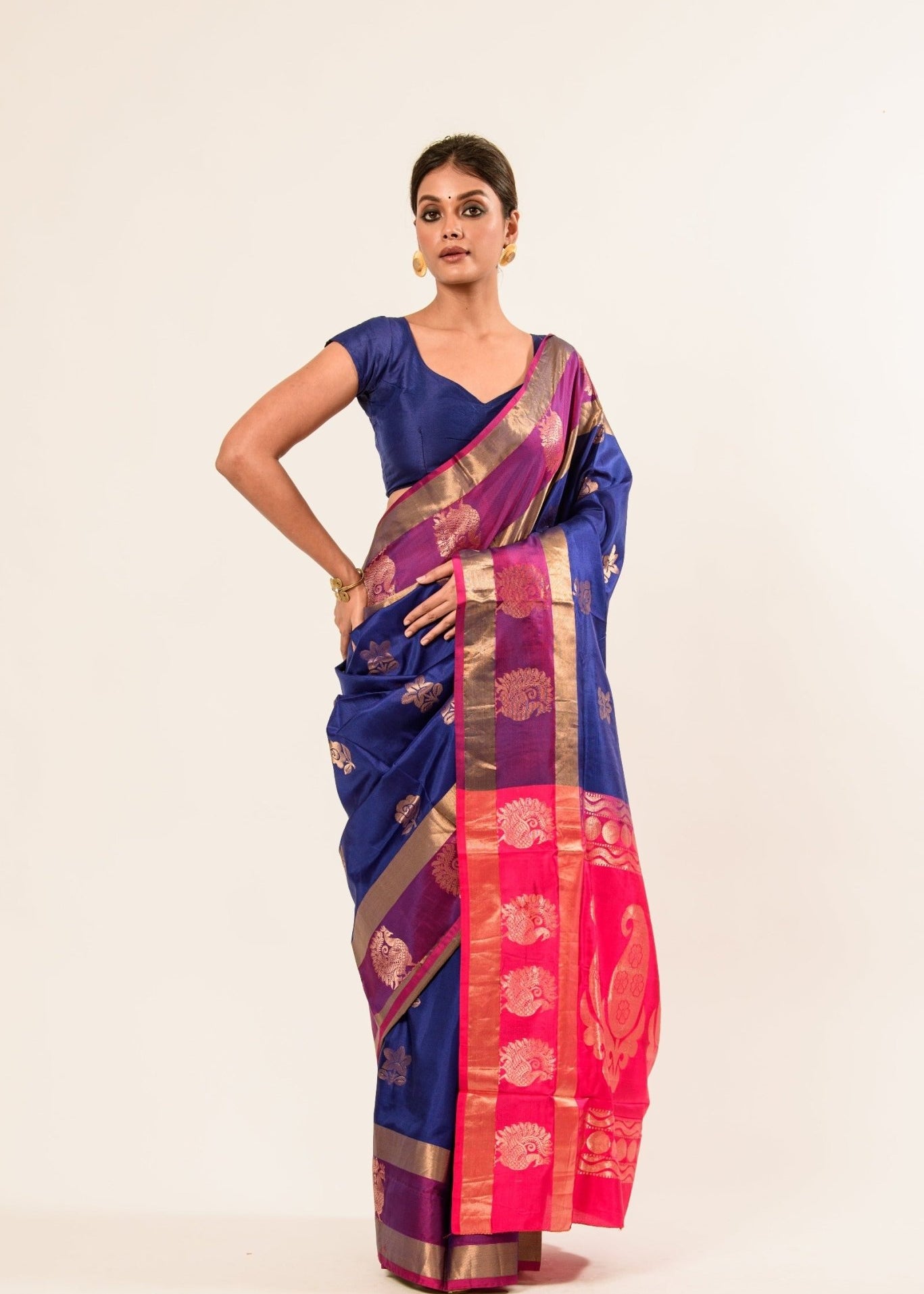 Midnight Blue Kanchipuram Silk Saree with Mayil Butas Weaving