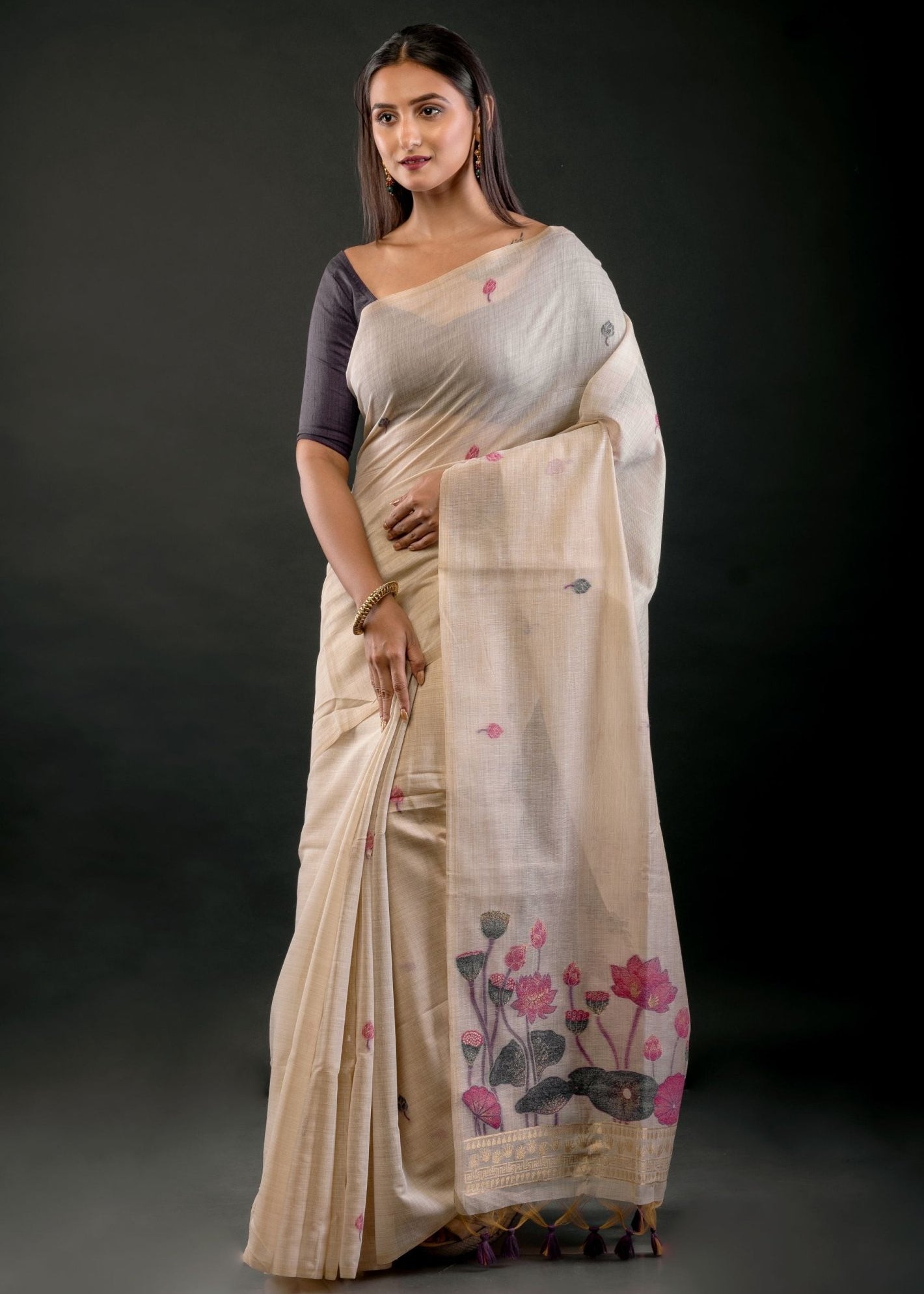 Off White Cotton Jamdani Saree With Floral Woven Work - Anvi Couture