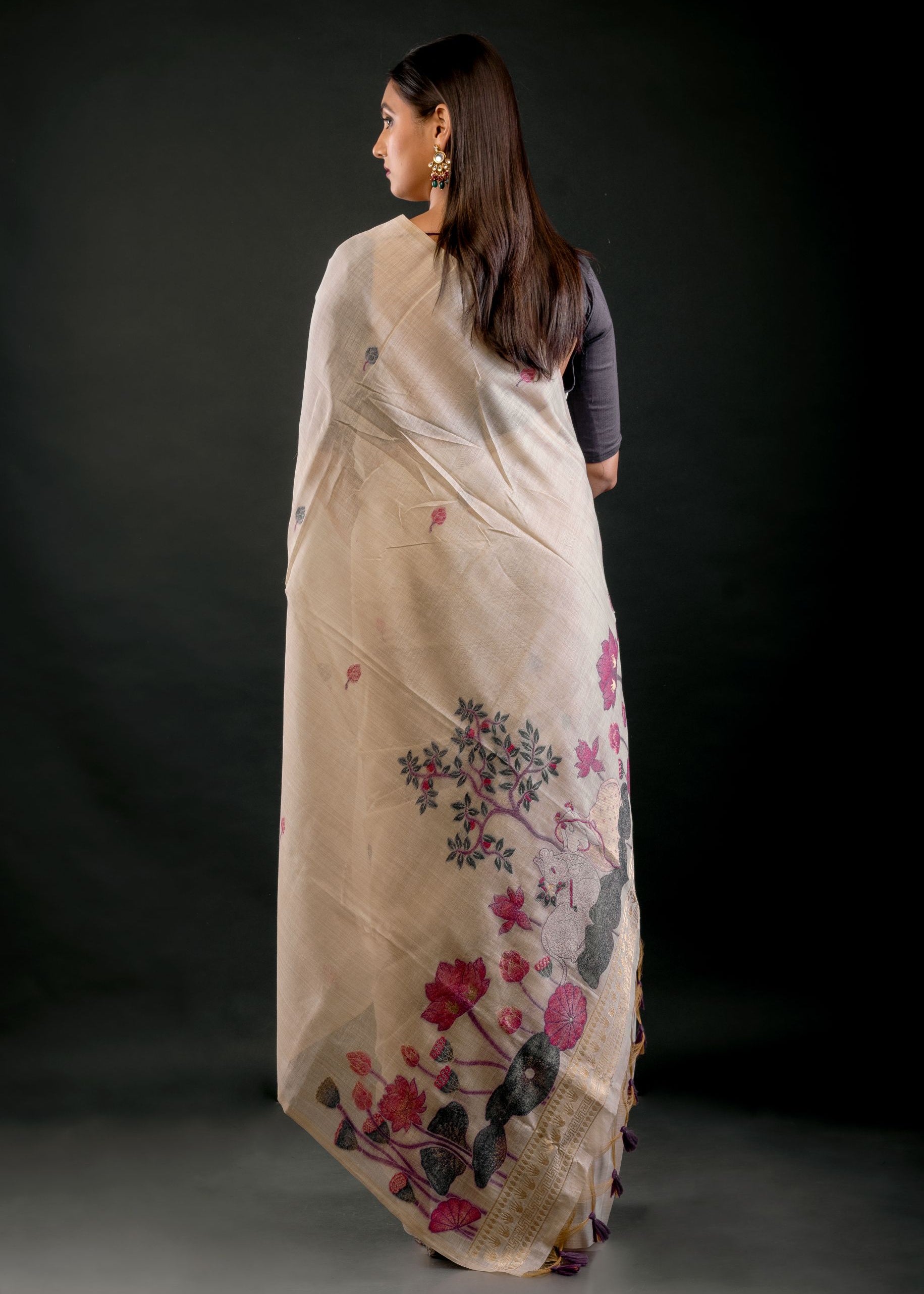 Off White Cotton Jamdani Saree With Floral Woven Work Back
