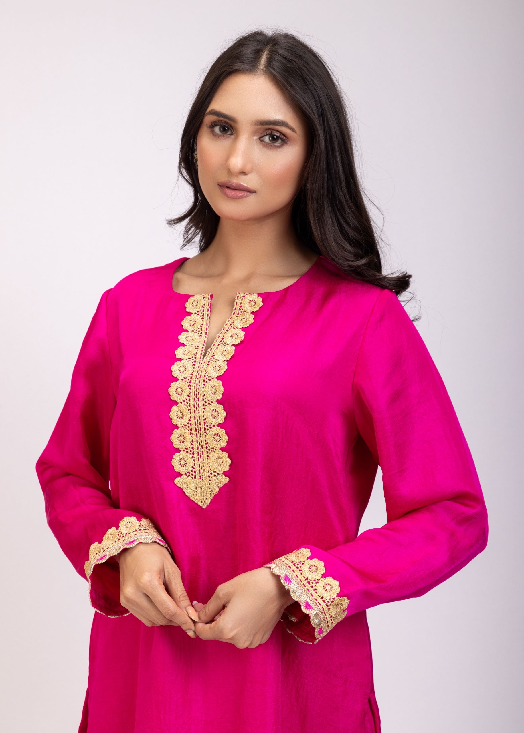 Pink Kurta Set With Golden Embroidery Pencil Pant Close Up
