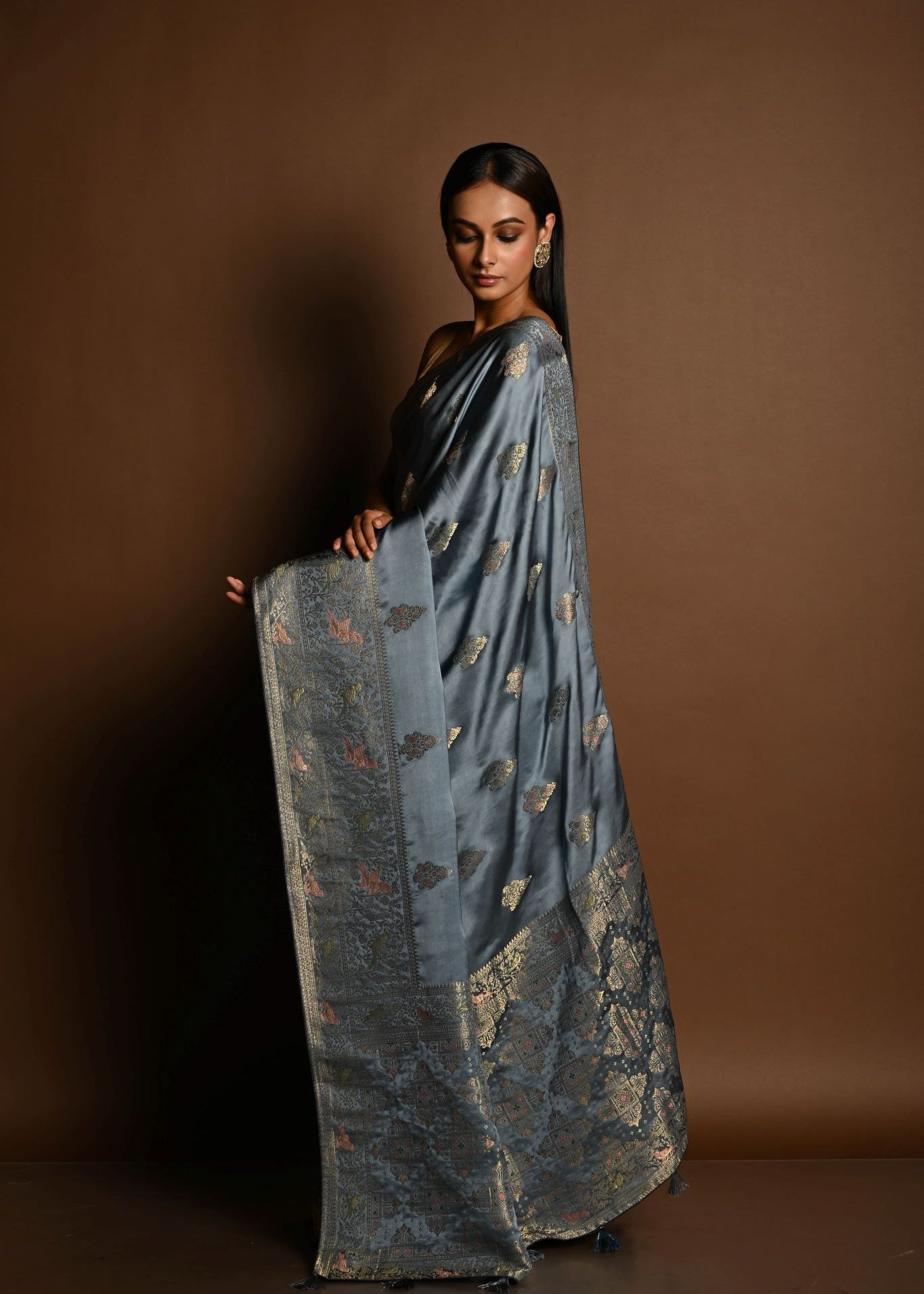 Grey and Gold Meenakari work Satin Silk Handloom Banarasi Saree - Image 3