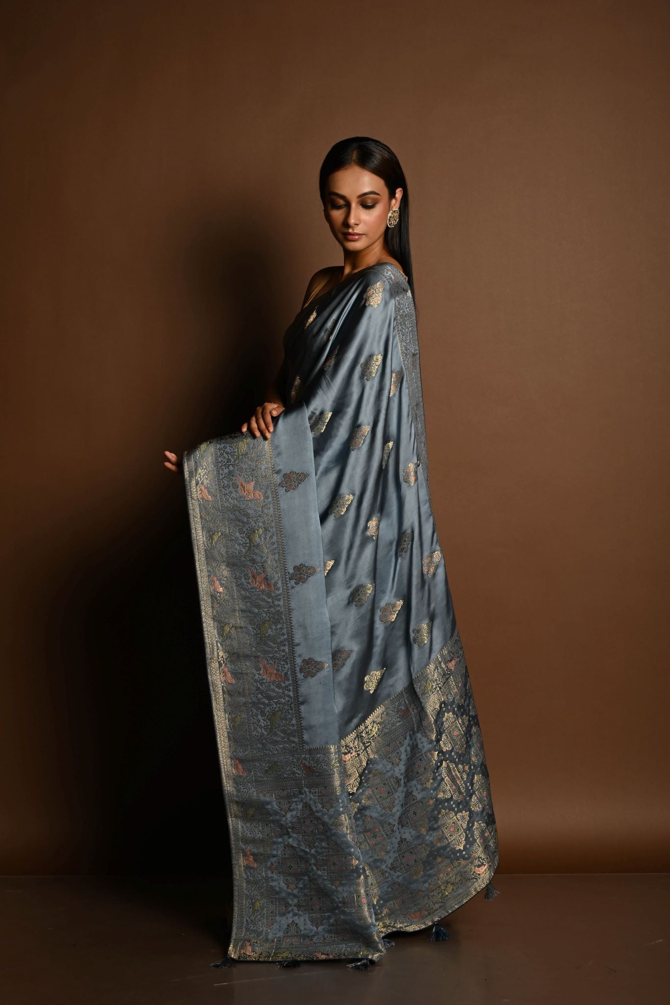 Grey and Gold Meenakari work Satin Silk Handloom Banarasi Saree - Image 3