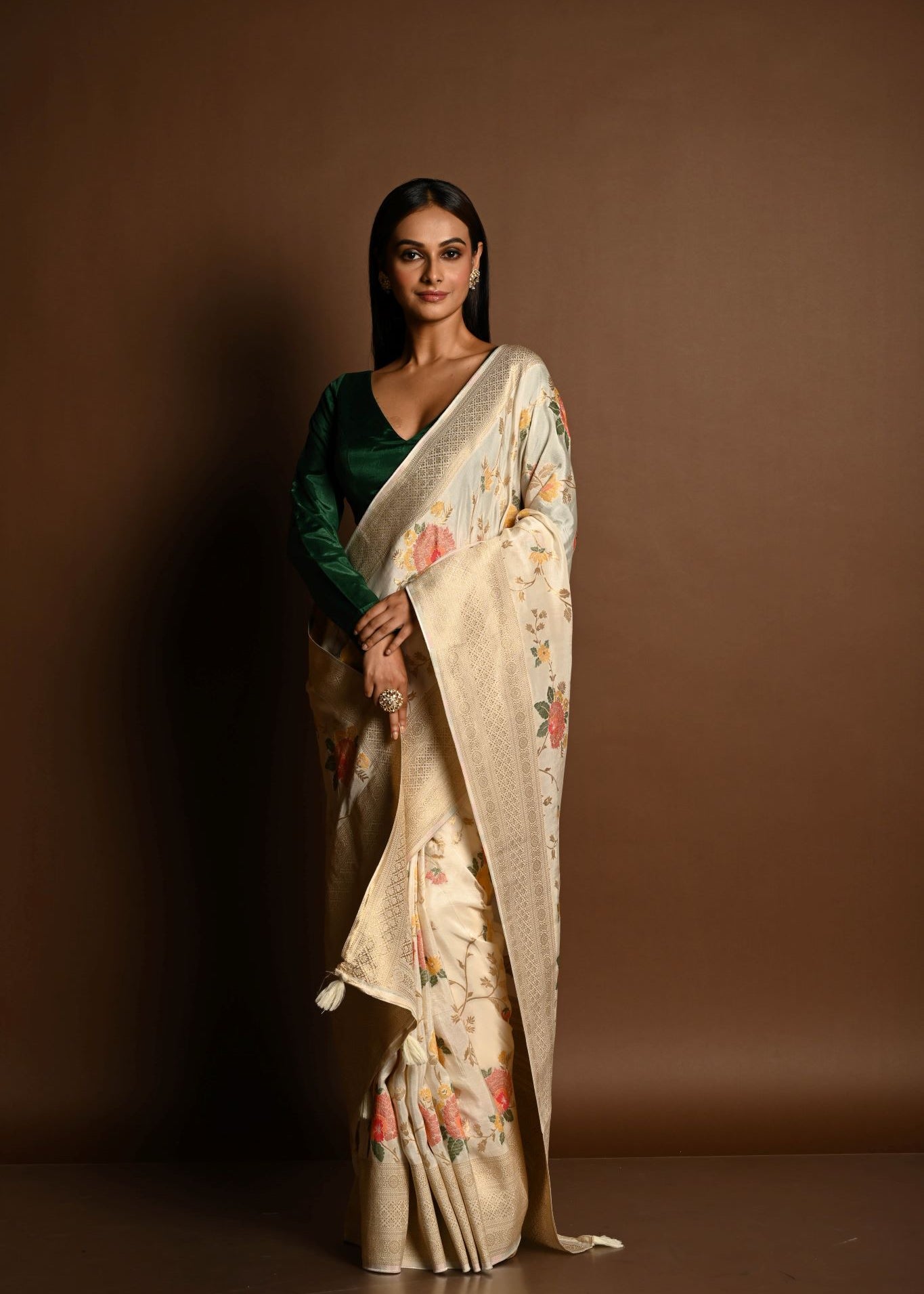 Handloom White Satin Silk Banarasi Saree with Meenakari Work - Image 5