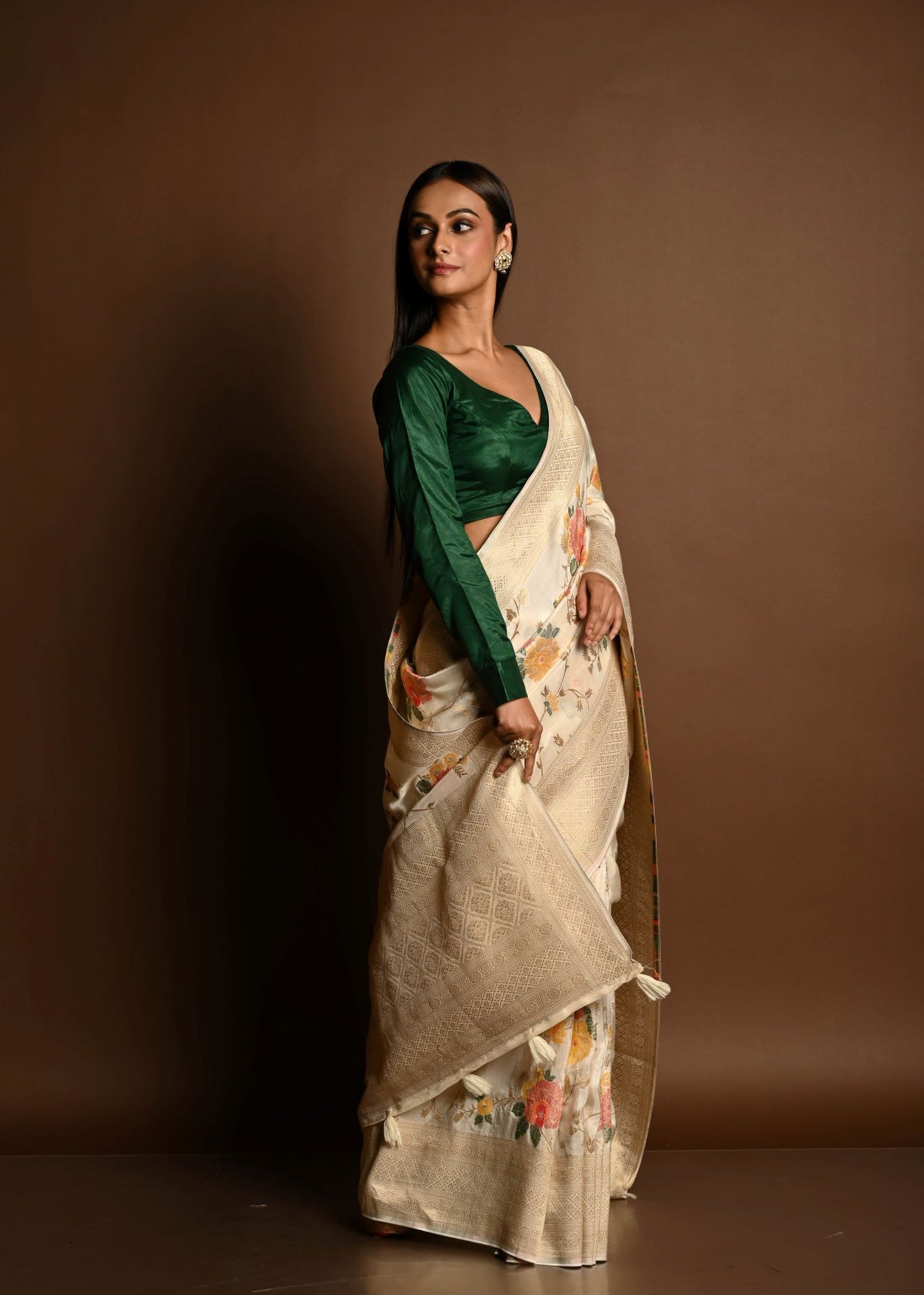 Handloom White Satin Silk Banarasi Saree with Meenakari Work - Image 4