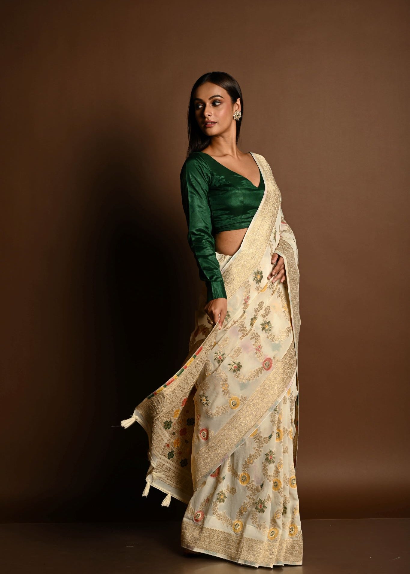 Elegant White Satin Silk Banarasi Saree with Meenakari Work - Image 3