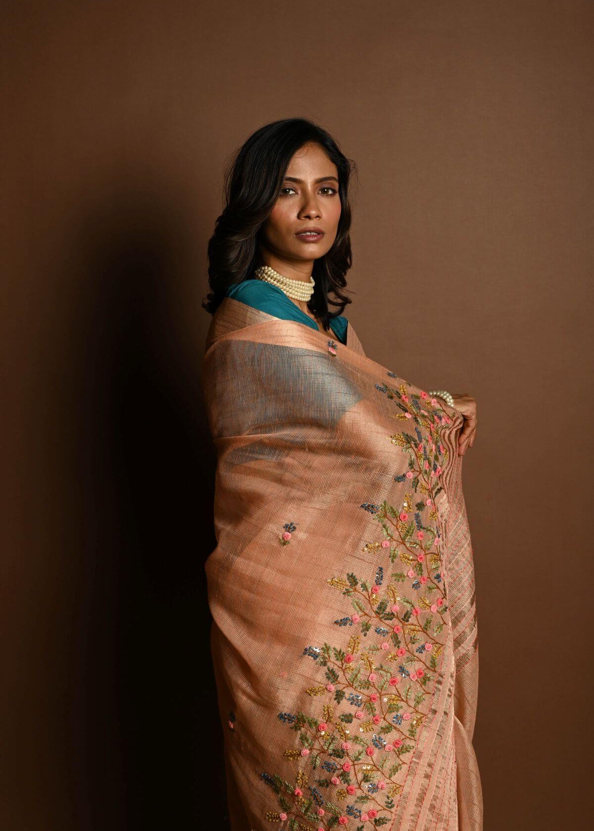 Pink Pure Linen Saree with Floral Resham Thread Embroidery Work - Anvi Couture