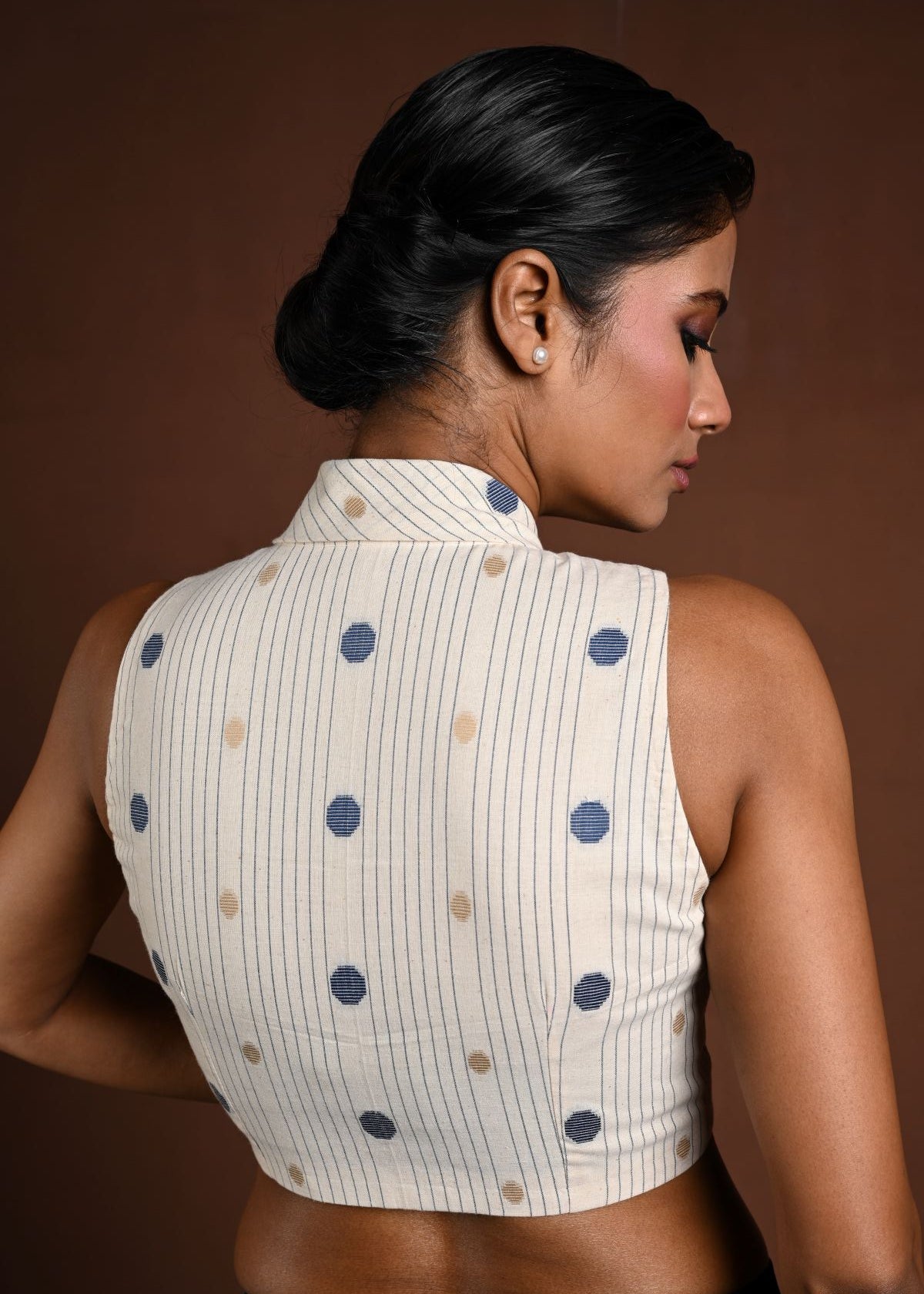 White Collar Blouse with V Neckline and Front Closure - Anvi Couture