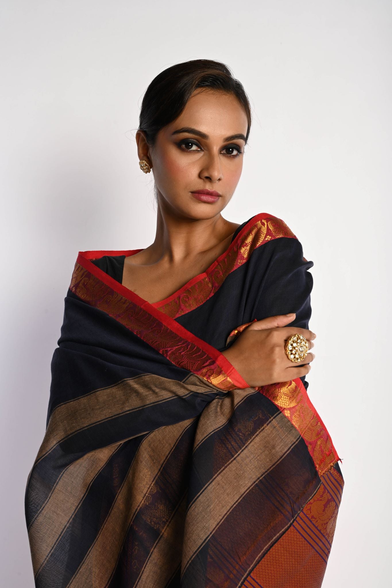 Dark Blue and Red Handwoven Mangalagiri Cotton Silk Saree with Blouse Piece - Anvi Couture