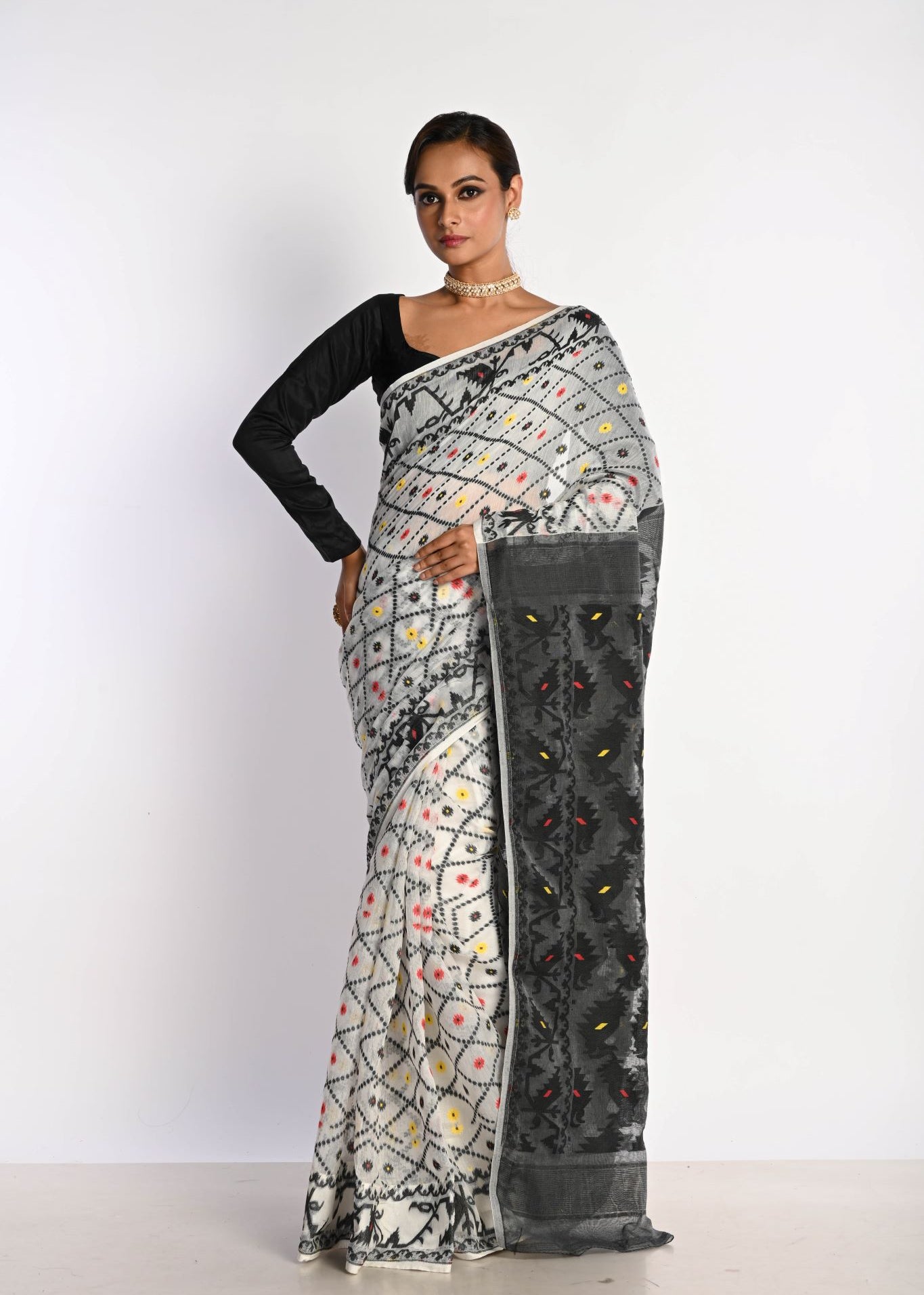 Black and White Dhakai Jamdani Cotton Handloom Saree - Anvi Couture