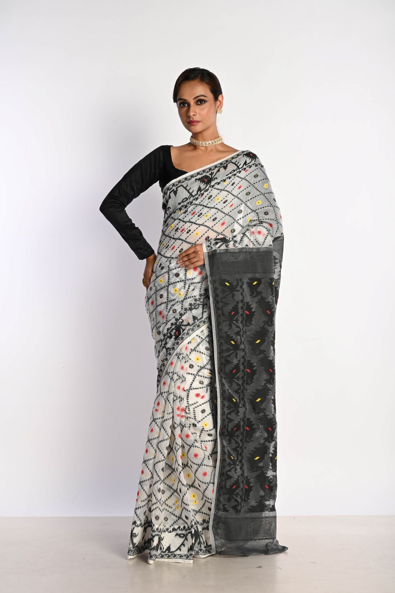 Black and White Dhakai Jamdani Cotton Handloom Saree - Anvi Couture