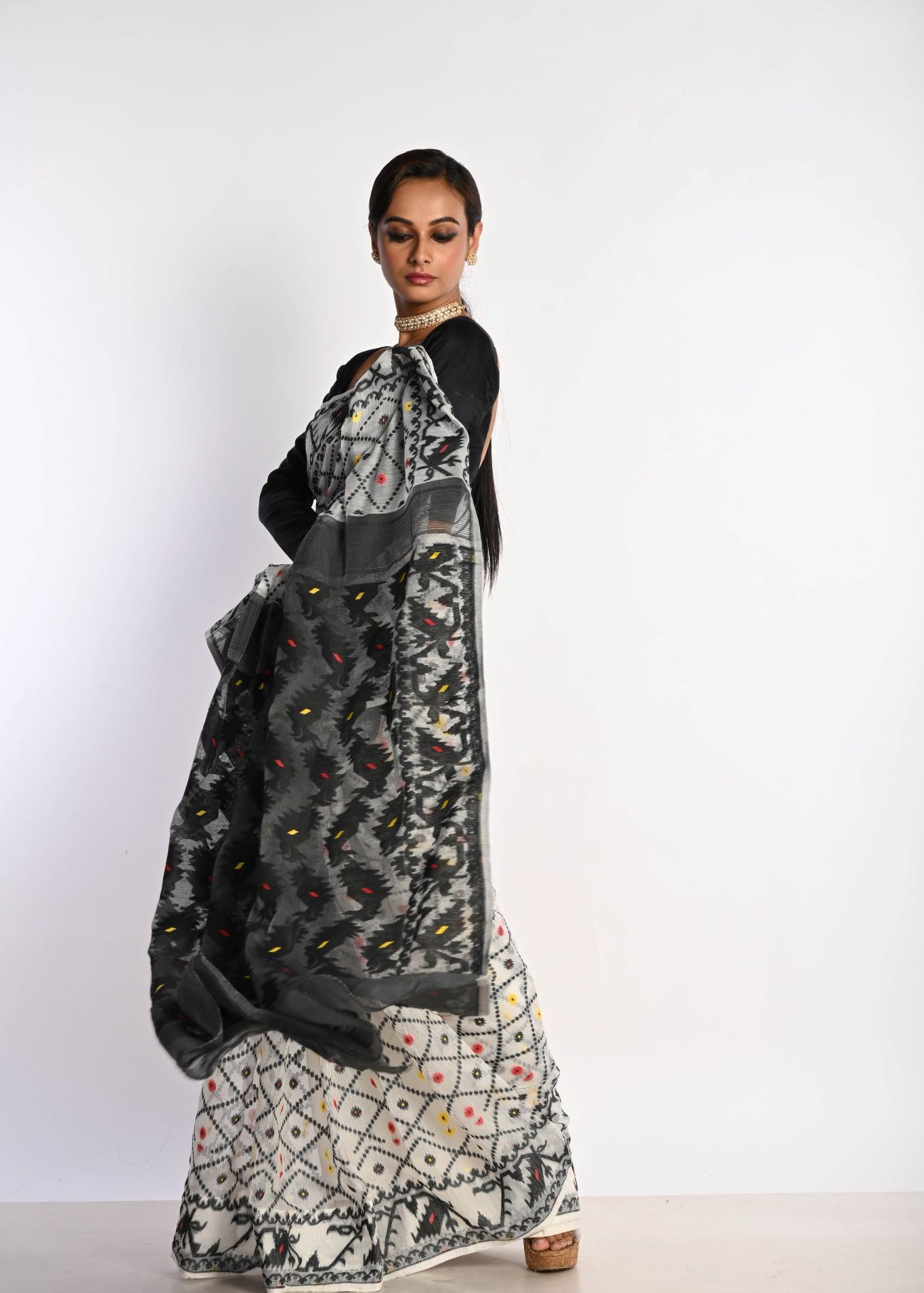 Black and White Dhakhai Jamndani 