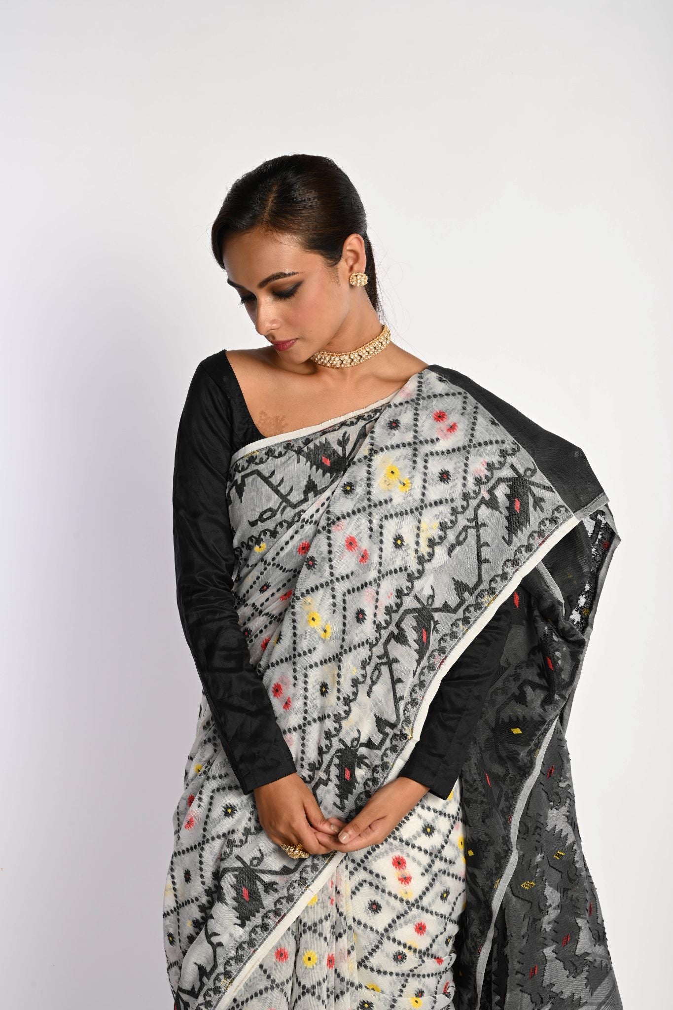 Black and White Dhakai Jamdani Cotton Handloom Saree - Anvi Couture