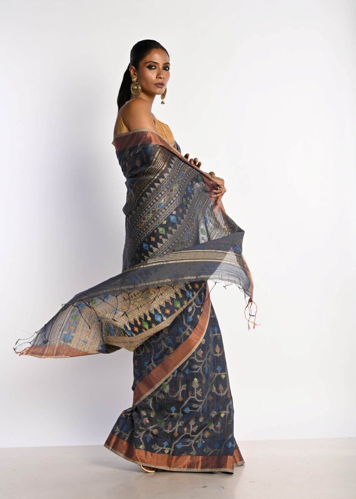 Dark Grey Tant Jamdani Saree with All Over Floral Weaving - Anvi Couture