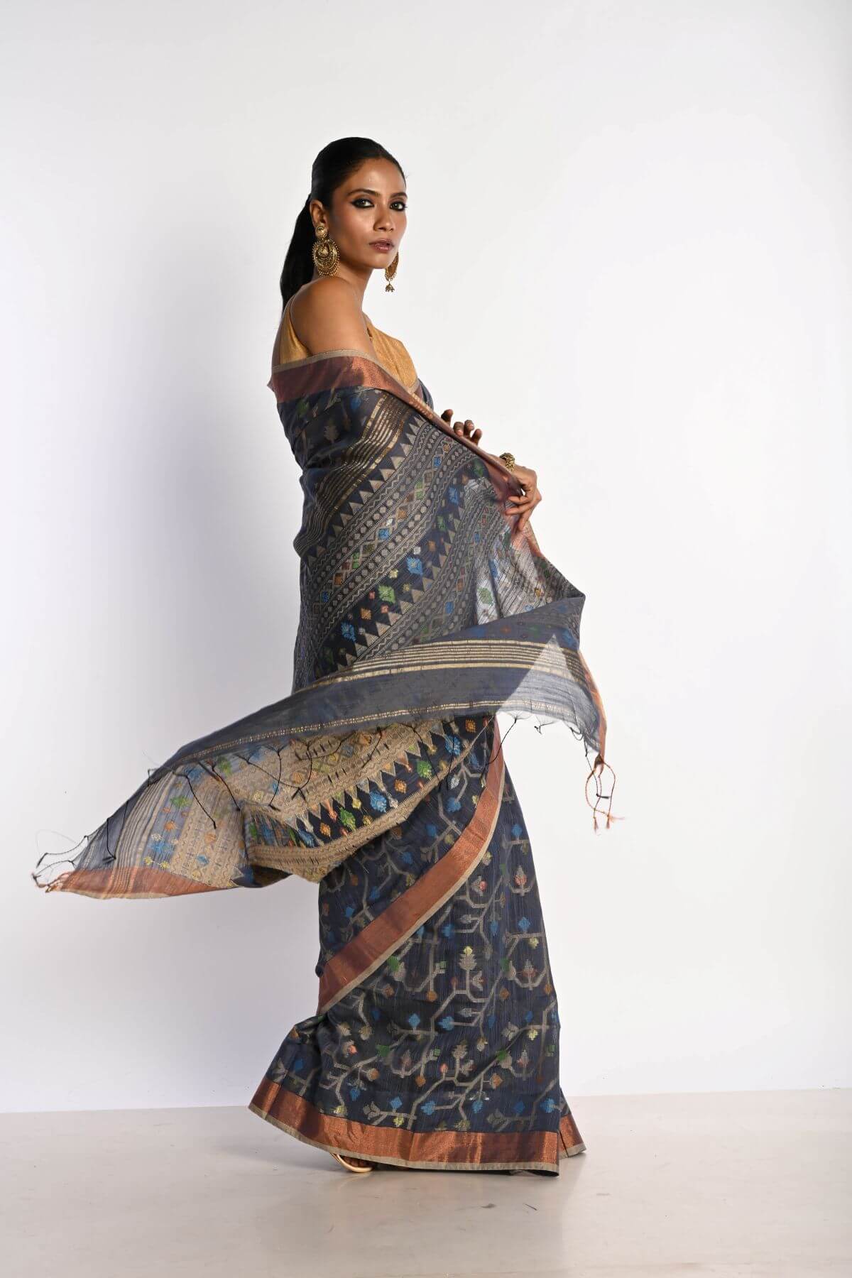 Dark Grey Tant Jamdani Saree with All Over Floral Weaving - Anvi Couture